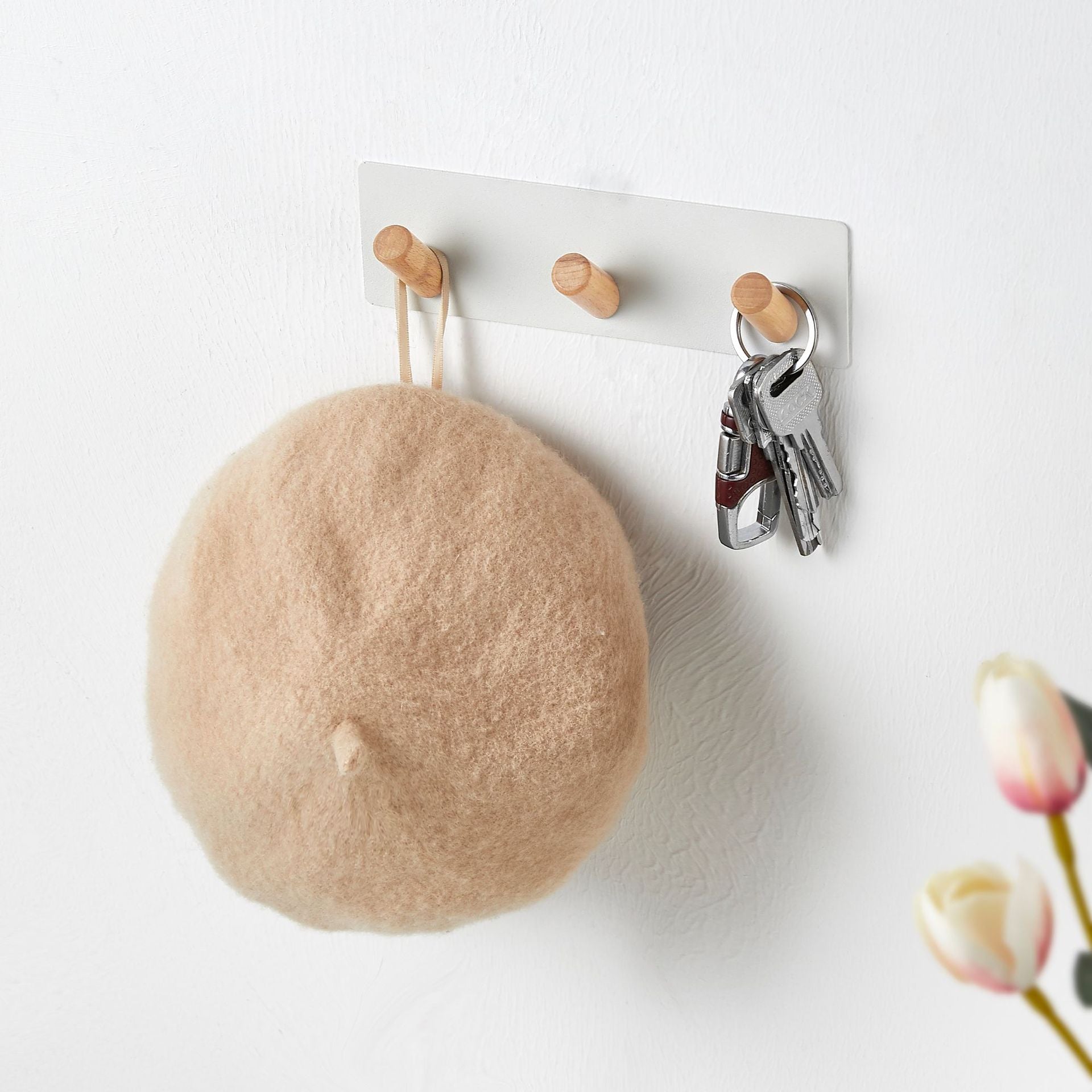 3-Hook Punch-free Magnetic Hanging Rack Carbon Steel + Beech Hat Key Hanging Hook