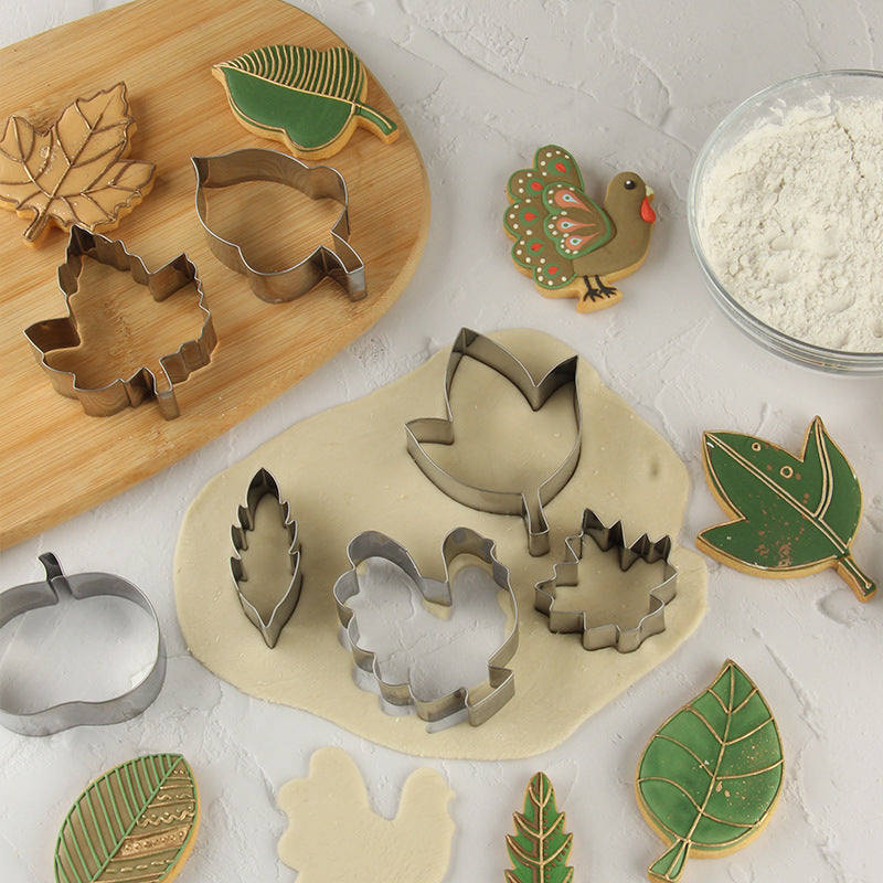 12Pcs / Set Cookie Cutters 430 Stainless Steel Biscuits Baking Mold (BPA-Free, No FDA)