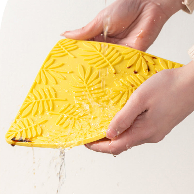 17*17cm Leaf Design Silicone Bowl Dish Heat Insulation Pad Dining Table Placemat