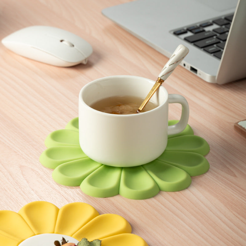 17*17cm Daisy Shape Silicone Heat Insulation Pad Dining Table Anti-scalding Mat