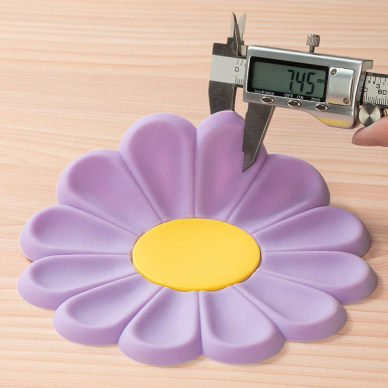 17*17cm Daisy Shape Silicone Heat Insulation Pad Dining Table Anti-scalding Mat