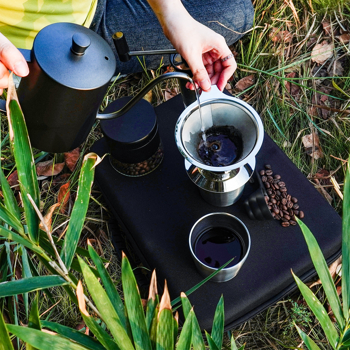 C0039 8Pcs Drip-over Coffee Machine Outdoor Camping Coffee Kettle Manual Grinder Set (BPA Free, No FDA)