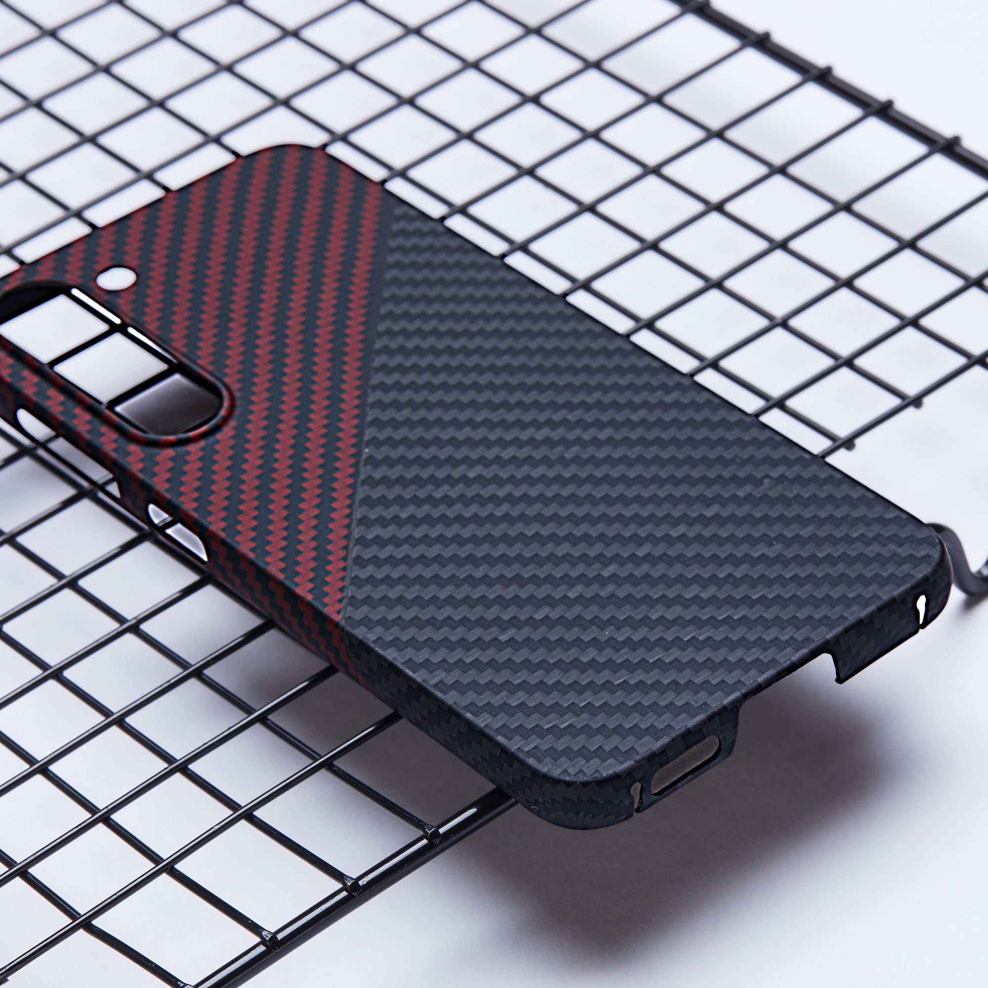 For Samsung Galaxy S23 Slim Case 1500D Texture Aramid Fiber Black / Red Phone Case