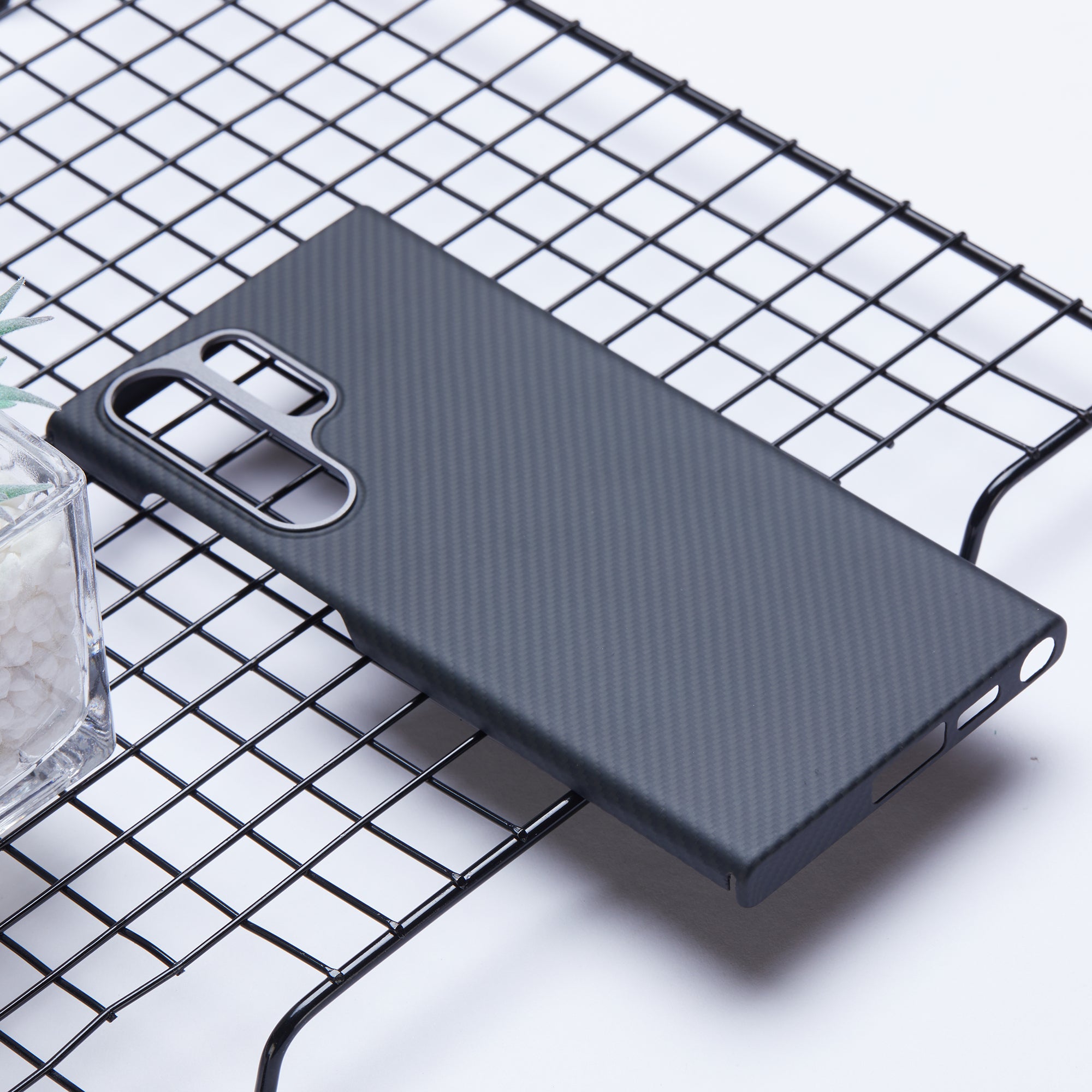 For Samsung Galaxy S22 Ultra 5G Aramid Fiber Case with Metal Lens Frame, 600D Fine Texture Slim Phone Cover, Black