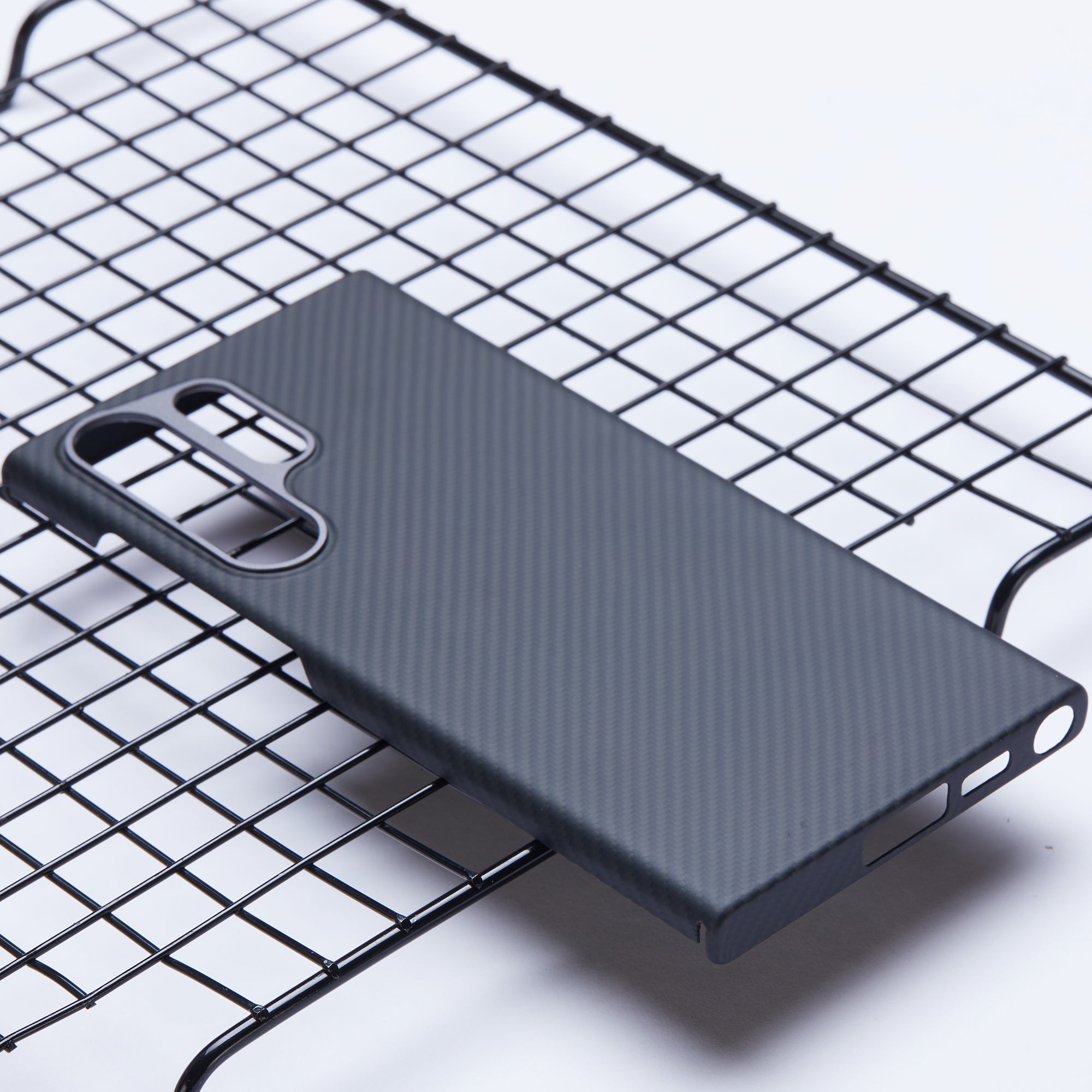 For Samsung Galaxy S22 Ultra 5G Aramid Fiber Case with Metal Lens Frame, 600D Fine Texture Slim Phone Cover, Black