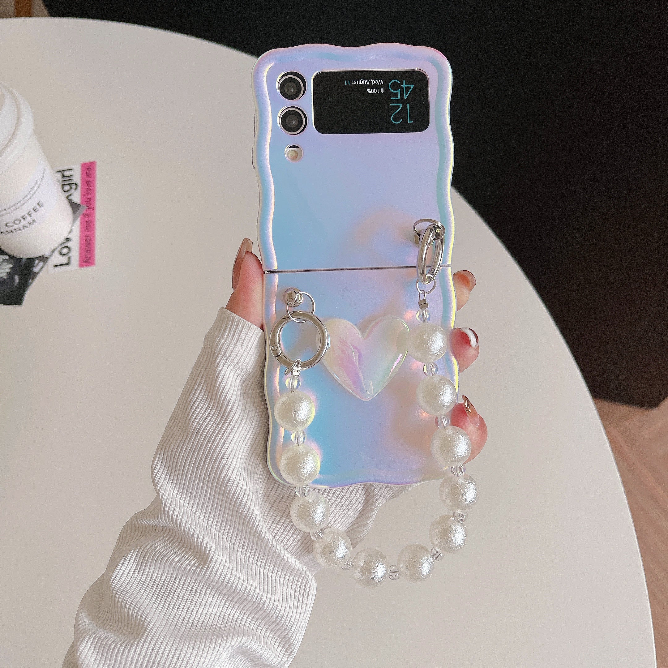 For Samsung Galaxy Z Flip4 5G Case Heart Pattern Laser TPU Phone Cover with Bracelet Chain
