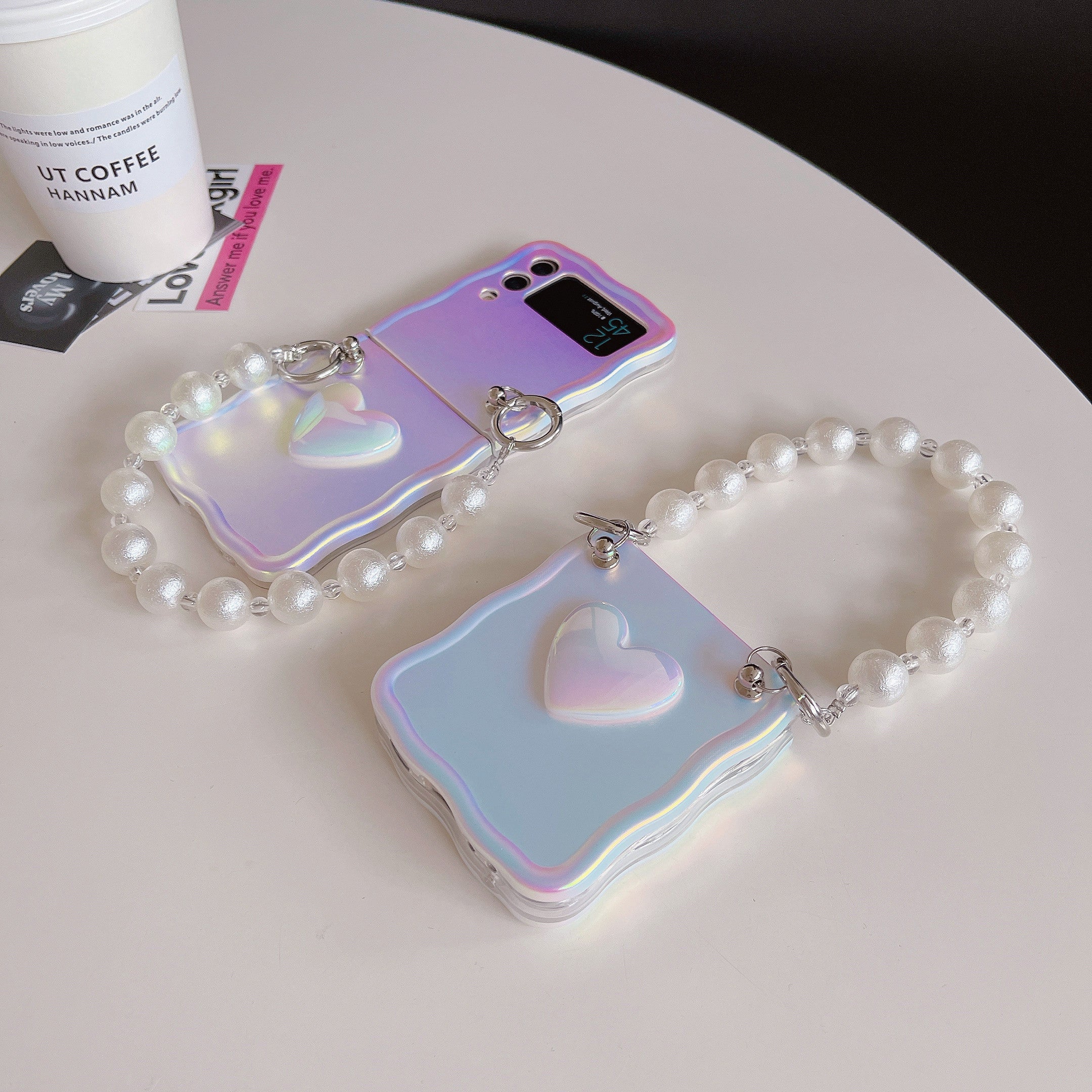 For Samsung Galaxy Z Flip4 5G Case Heart Pattern Laser TPU Phone Cover with Bracelet Chain