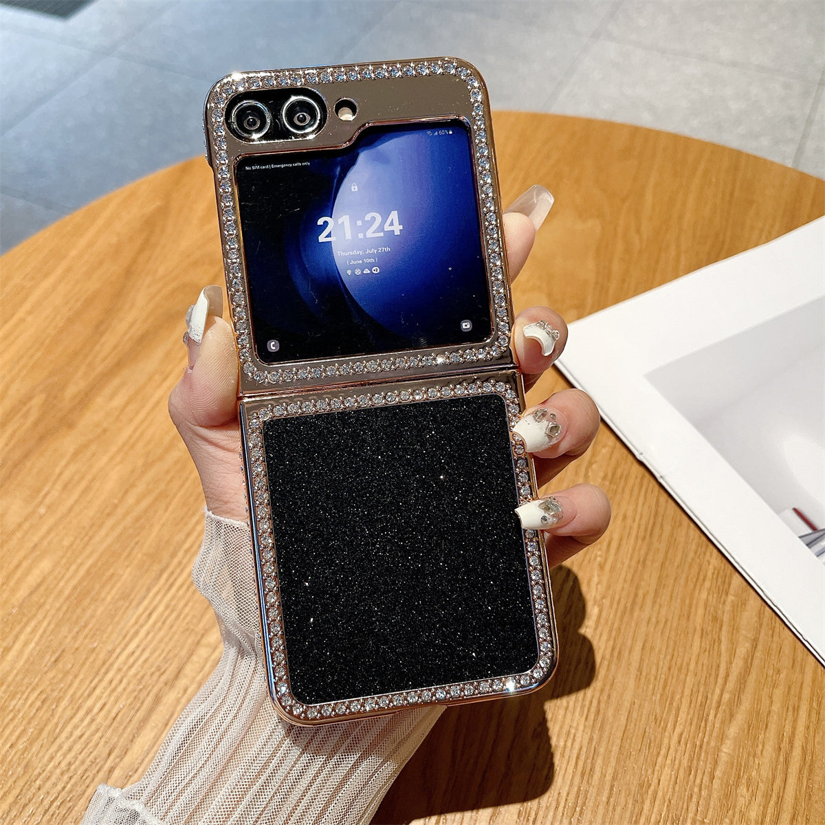 For Samsung Galaxy Z Flip5 5G / Z Flip6 5G Case Rhinestone Decor Hard PC Phone Cover