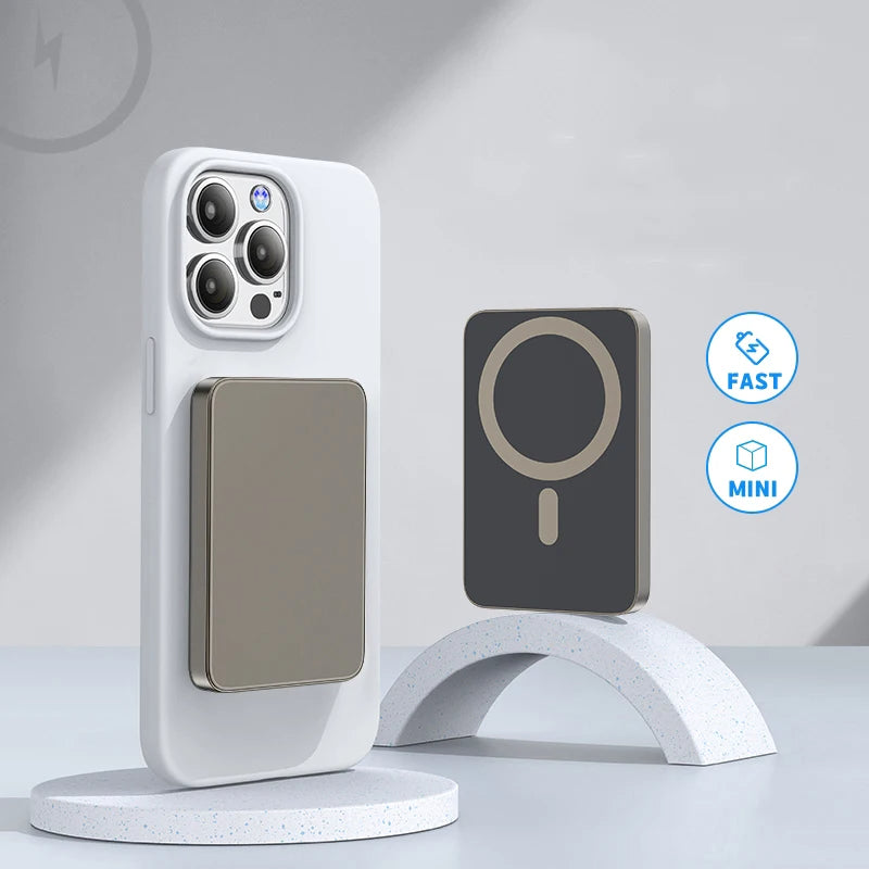 E61A For iPhone 15 / 14 / 13 / 12 Series Magnetic Wireless Phone Charger 5000mAh Ultra Thin Power Bank