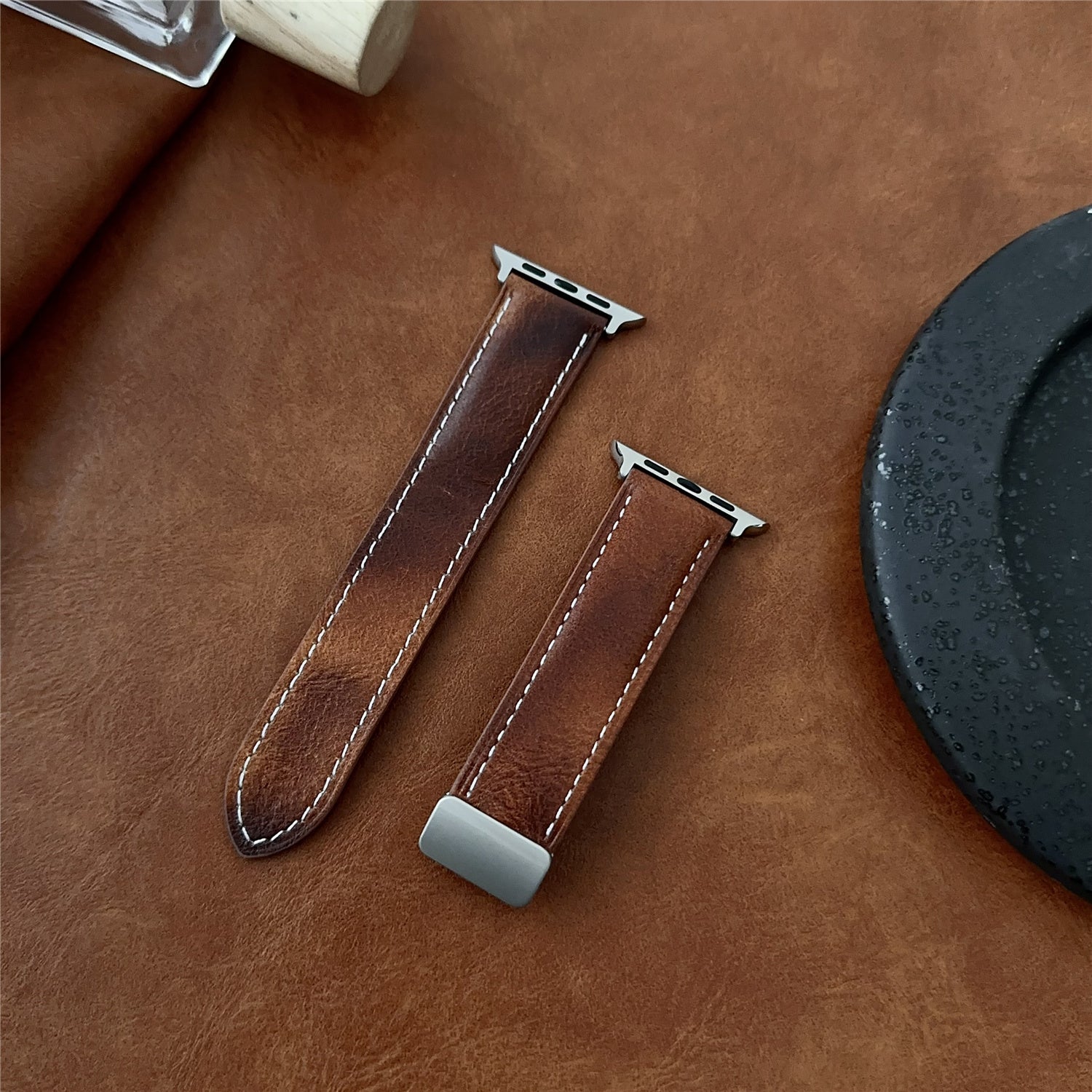 For Apple Watch Series 9 8 7 41mm / SE (2023) SE (2022) SE 6 5 4 40mm / 3 2 1 38mm Genuine Cow Leather Watch Band - Waxy Black