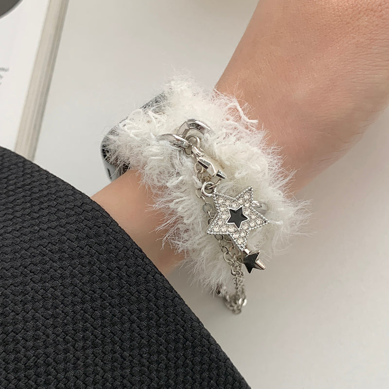 For Apple Watch Ultra 2 Ultra 49mm / Series 9 8 7 45mm / SE (2023) SE (2022) SE 6 5 4 44mm / 3 2 1 42mm Plush Soft Wrist Strap - White / Star