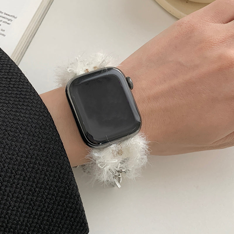 For Apple Watch Ultra 2 Ultra 49mm / Series 9 8 7 45mm / SE (2023) SE (2022) SE 6 5 4 44mm / 3 2 1 42mm Plush Soft Wrist Strap - White / Star