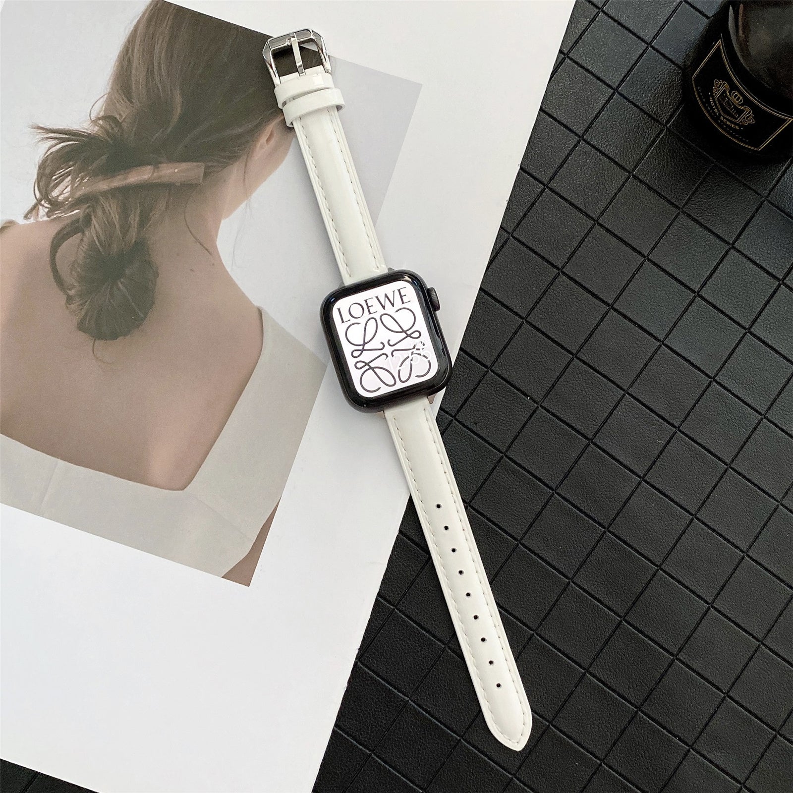 For Apple Watch Series 9 / 8 / 7 41mm / 6 / 5 / 4 / SE / SE (2020) / SE (2023) 40mm / 3 / 2 / 1 38mm Replacement Band PU Watch Strap - Brown