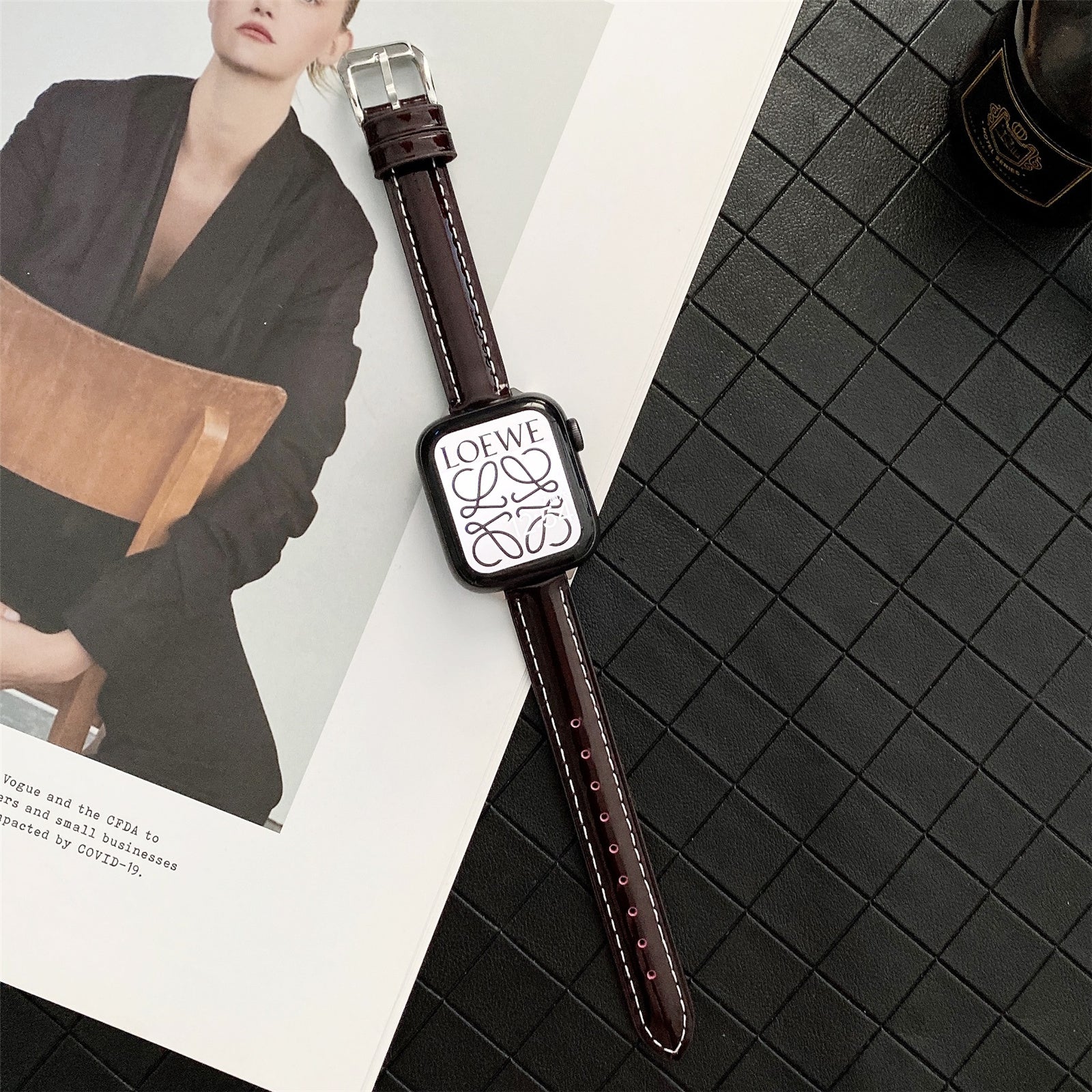 For Apple Watch Series 9 / 8 / 7 41mm / 6 / 5 / 4 / SE / SE (2020) / SE (2023) 40mm / 3 / 2 / 1 38mm Replacement Band PU Watch Strap - Brown