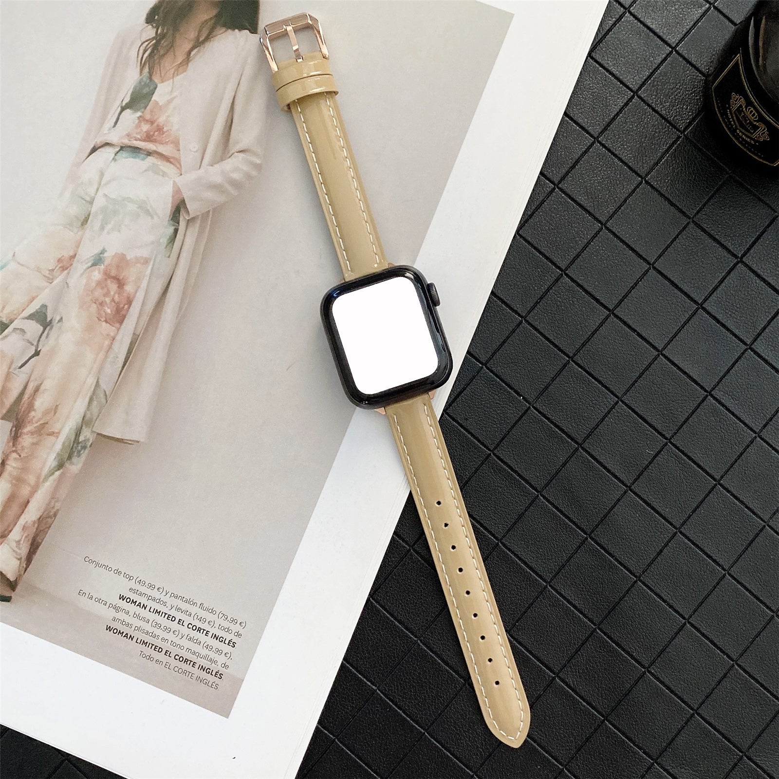 For Apple Watch Ultra 2 Ultra 49mm / 9 / 8 / 7 45mm / 6 / 5 / 4 / SE / SE (2020) / SE (2023) 44mm / 3 / 2 / 1 42mm Glossy PU Watch Band - Brown