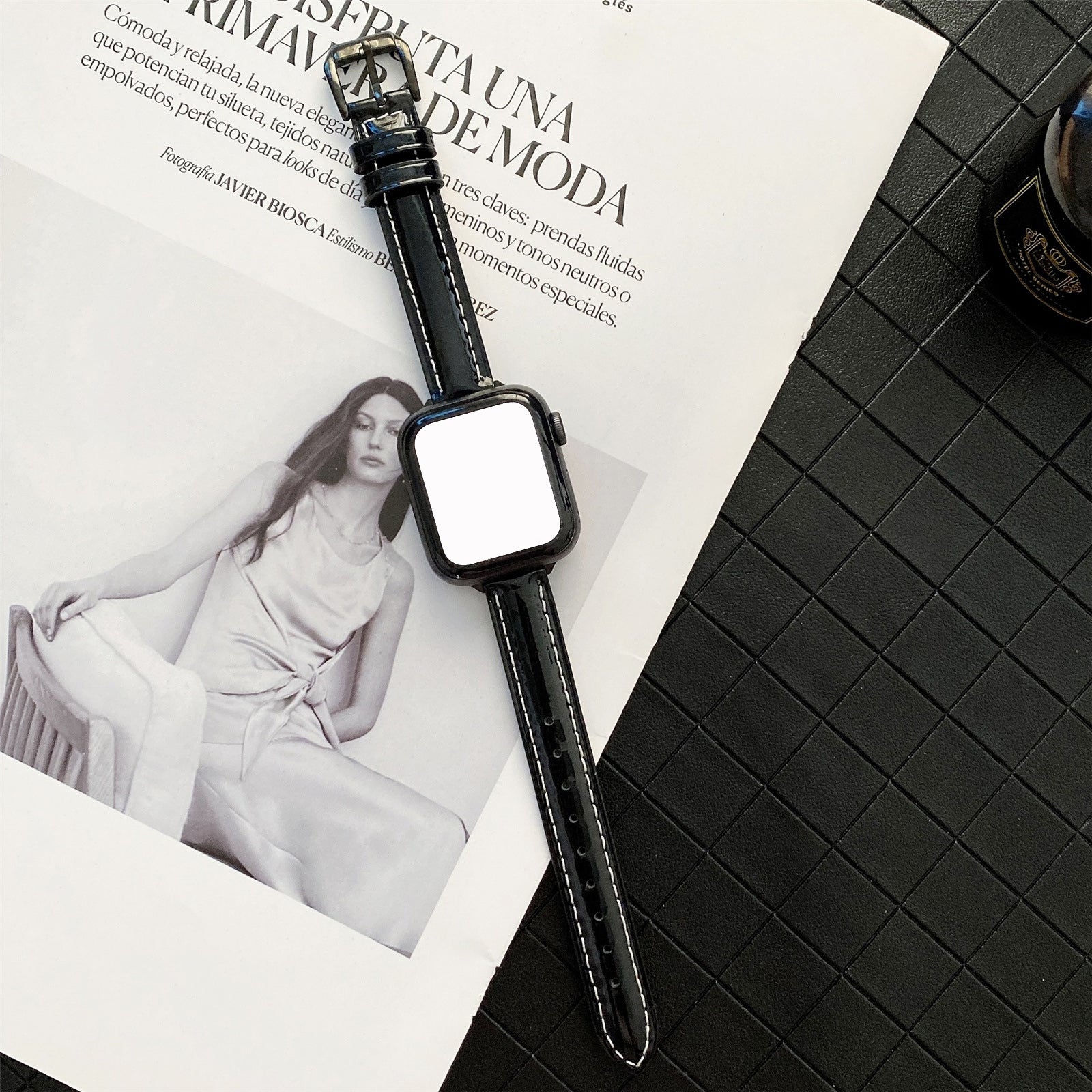For Apple Watch Ultra 2 Ultra 49mm / 9 / 8 / 7 45mm / 6 / 5 / 4 / SE / SE (2020) / SE (2023) 44mm / 3 / 2 / 1 42mm Glossy PU Watch Band - Brown