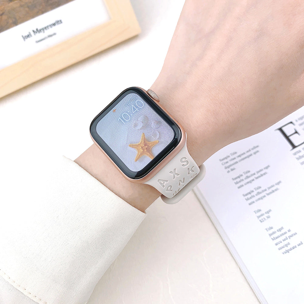 For Apple Watch Ultra 2 Ultra 49mm / 9 8 7 45mm / SE (2023) SE (2022) SE 6 5 4 44mm / 3 2 1 42mm Silicone Watch Strap - Black