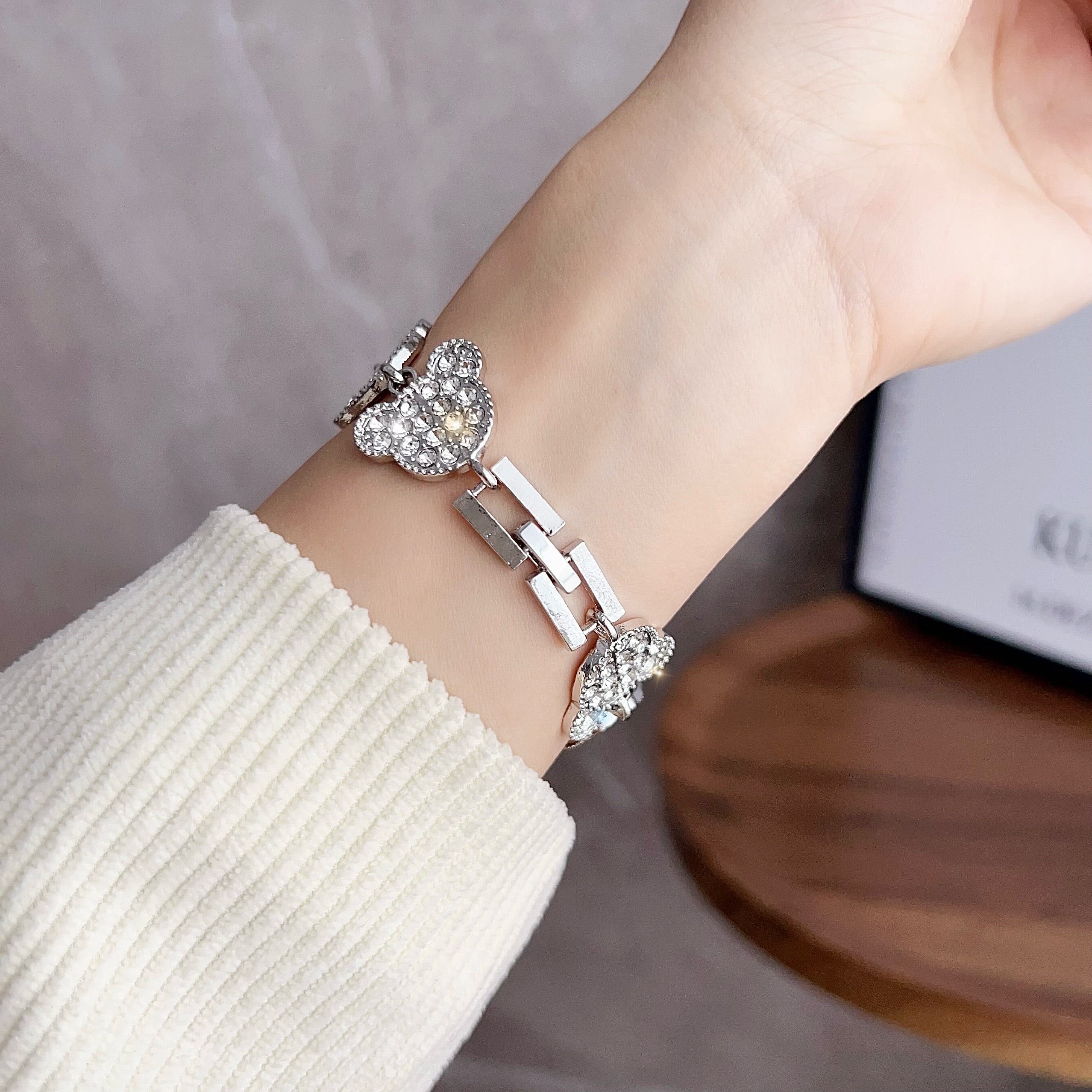 For Samsung Galaxy Watch Active / Galaxy Watch 42mm / Gear Sport 20mm Wrist Strap Zinc Alloy Band - Bear Head+Silver Rhinestone