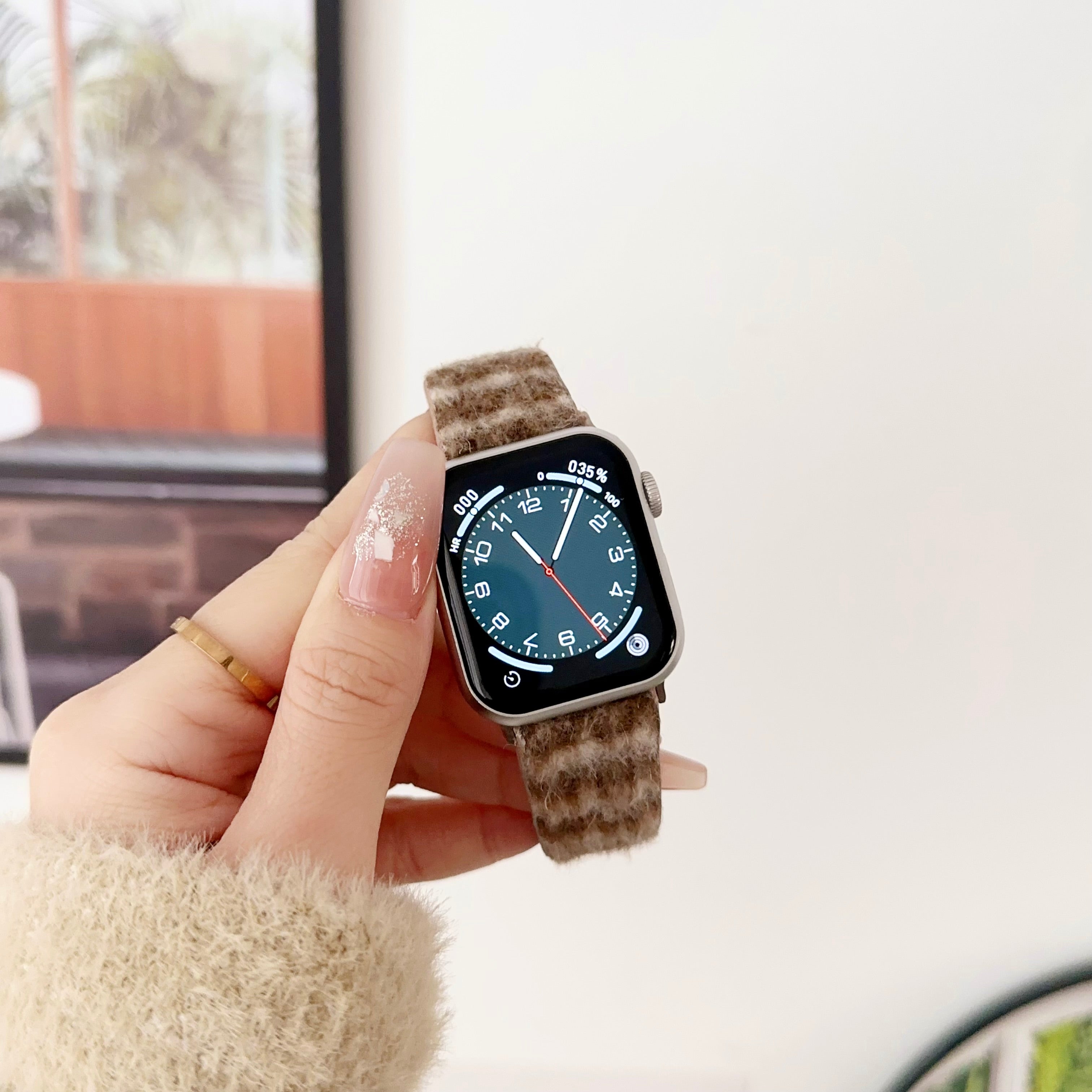 For Apple Watch Ultra 2 Ultra 49mm / Series 9 8 7 45mm / 6 5 4 SE (2023) SE (2022) SE 44mm / 3 2 1 42mm Watchband Plush Wrist Strap - Khaki+Brown