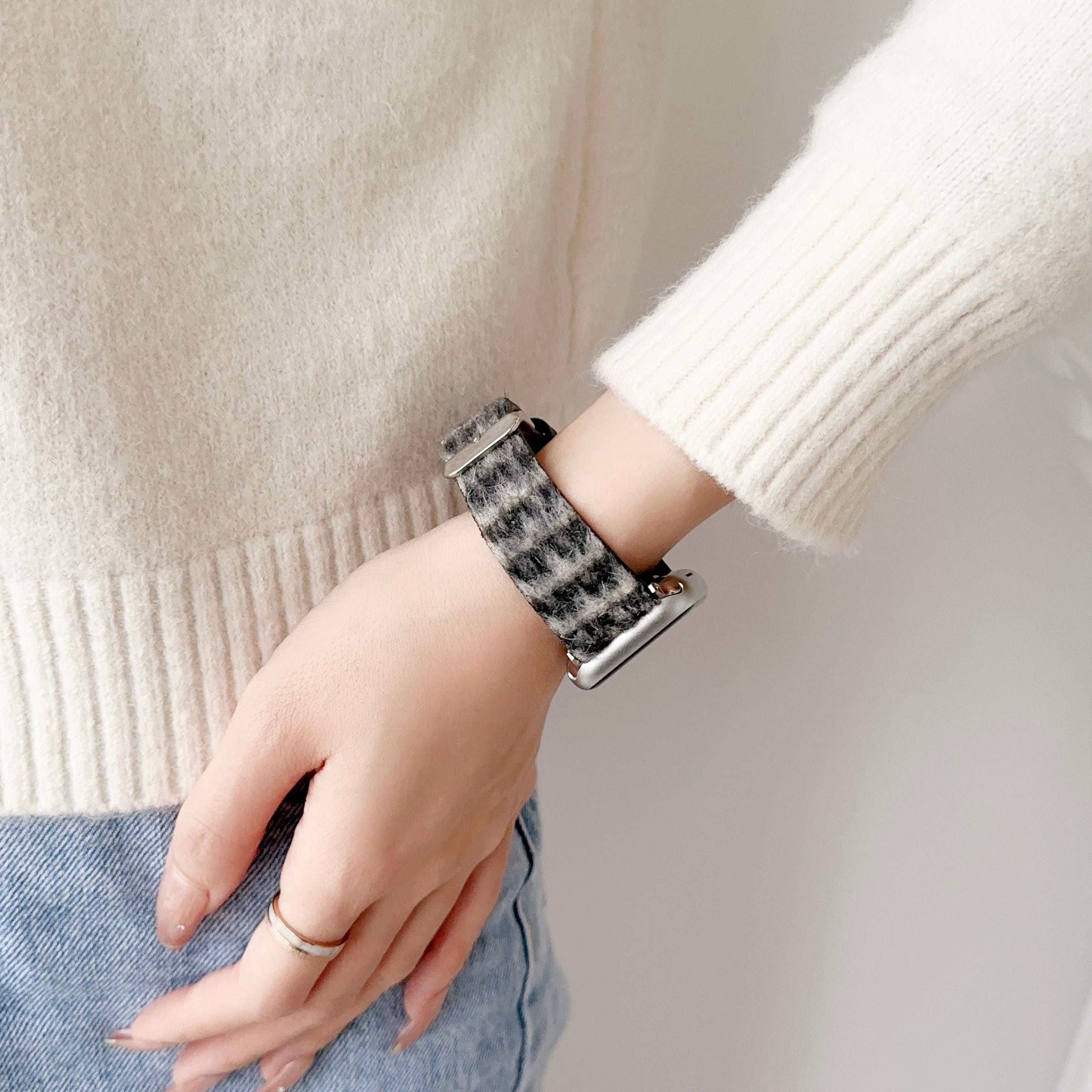 For Apple Watch 9 8 7 41mm  /  SE (2022) SE (2023) SE 6 5 4 40mm  /  3 2 1 38mm Watch Band V-shape Tail Design Strap - Black+Grey