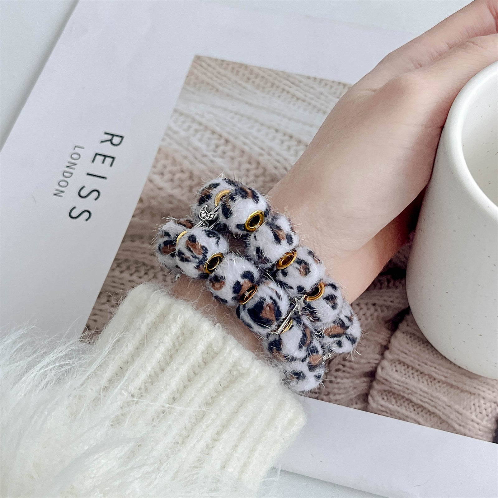 For Apple Watch Ultra 2 Ultra 49mm / Series 9 8 7 45mm / SE (2023) SE (2022) SE 6 5 4 44mm / 3 2 1 42mm Band Beaded Bracelet - Colorful Leopard