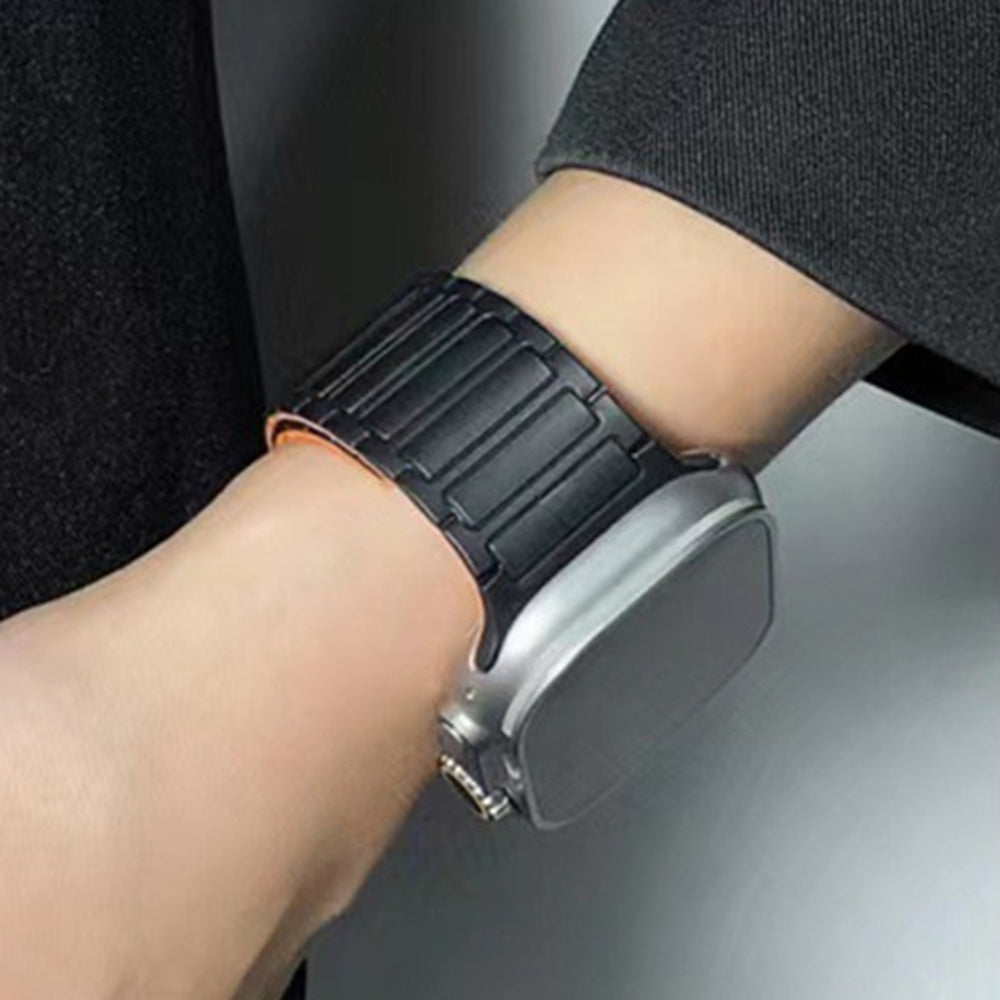 For Apple Watch Series 9  8 7 41mm /  6 5 4 SE (2023) SE(2022) SE 40mm /  3 2 1 38mm Watchband Magnetic Strap - Black+Orange