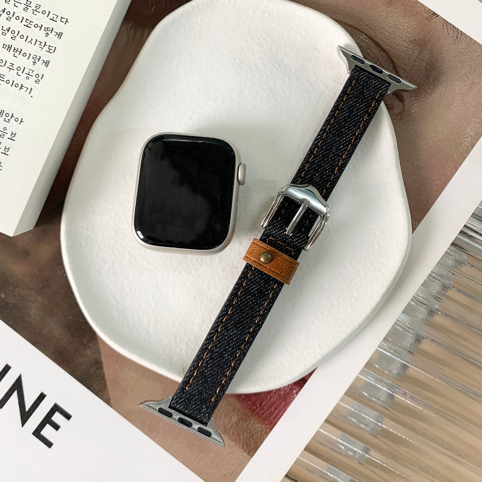 For Apple Watch Ultra 2 Ultra 49mm / Series 9 8 7 45mm / SE (2022) SE (2023) SE 6 5 4 44mm / 3 2 1 42mm Denim Band Denim Rivet Decor - Black