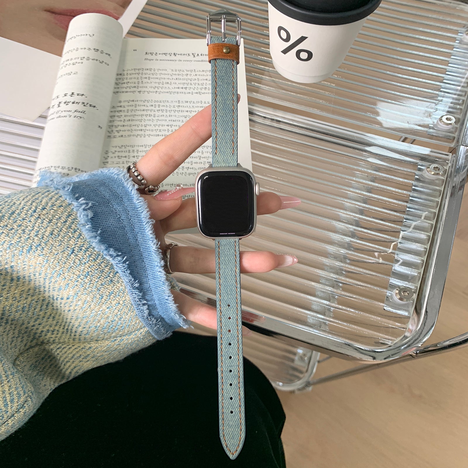 For Apple Watch Ultra 2 Ultra 49mm / Series 9 8 7 45mm / SE (2022) SE (2023) SE 6 5 4 44mm / 3 2 1 42mm Denim Band Denim Rivet Decor - Black
