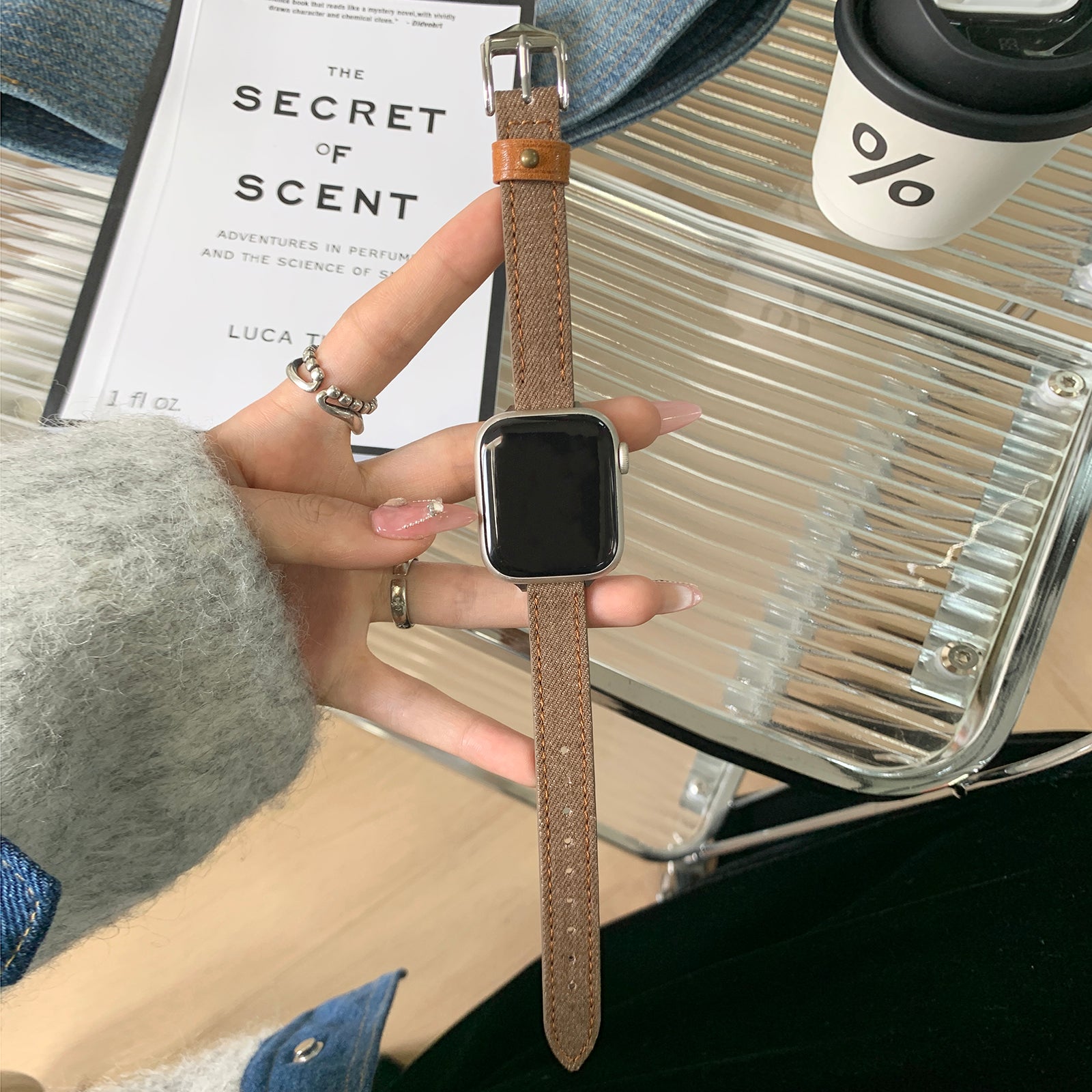For Apple Watch Ultra 2 Ultra 49mm / Series 9 8 7 45mm / SE (2022) SE (2023) SE 6 5 4 44mm / 3 2 1 42mm Denim Band Denim Rivet Decor - Black