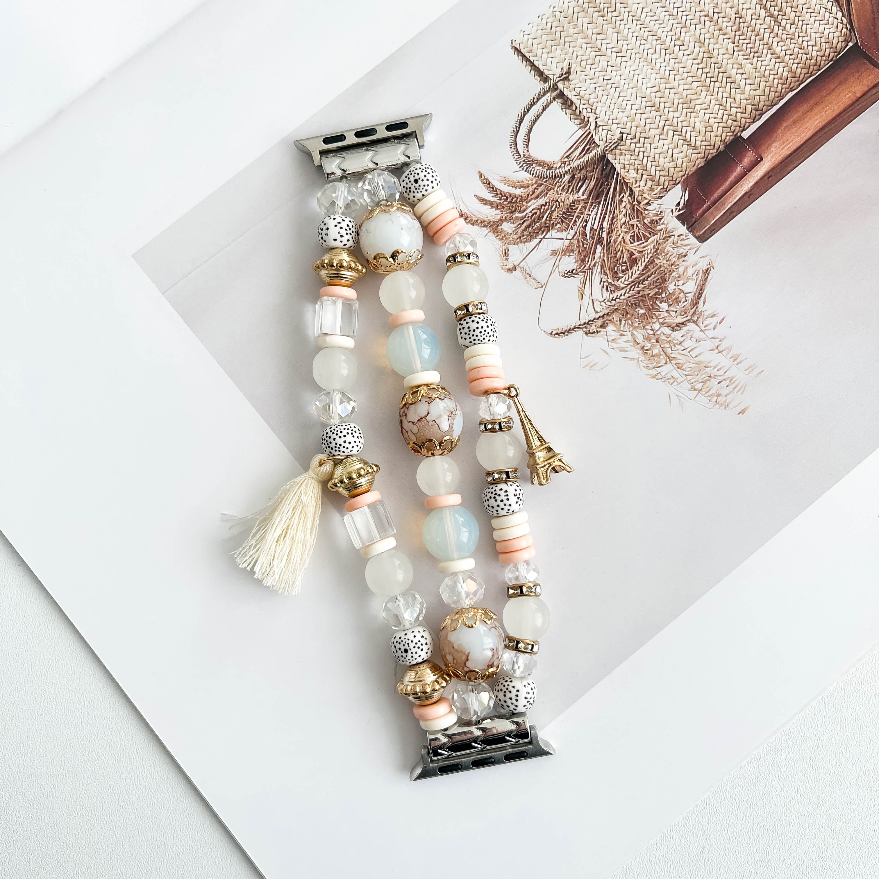 For Apple Watch Ultra 2 Ultra 49mm  /  Series 9 8 7 45mm  /  6 5 4 SE (2022) SE (2023) SE 44mm  /  3 2 1 42mm Beaded Watch Band with Tassel Decor - Beige