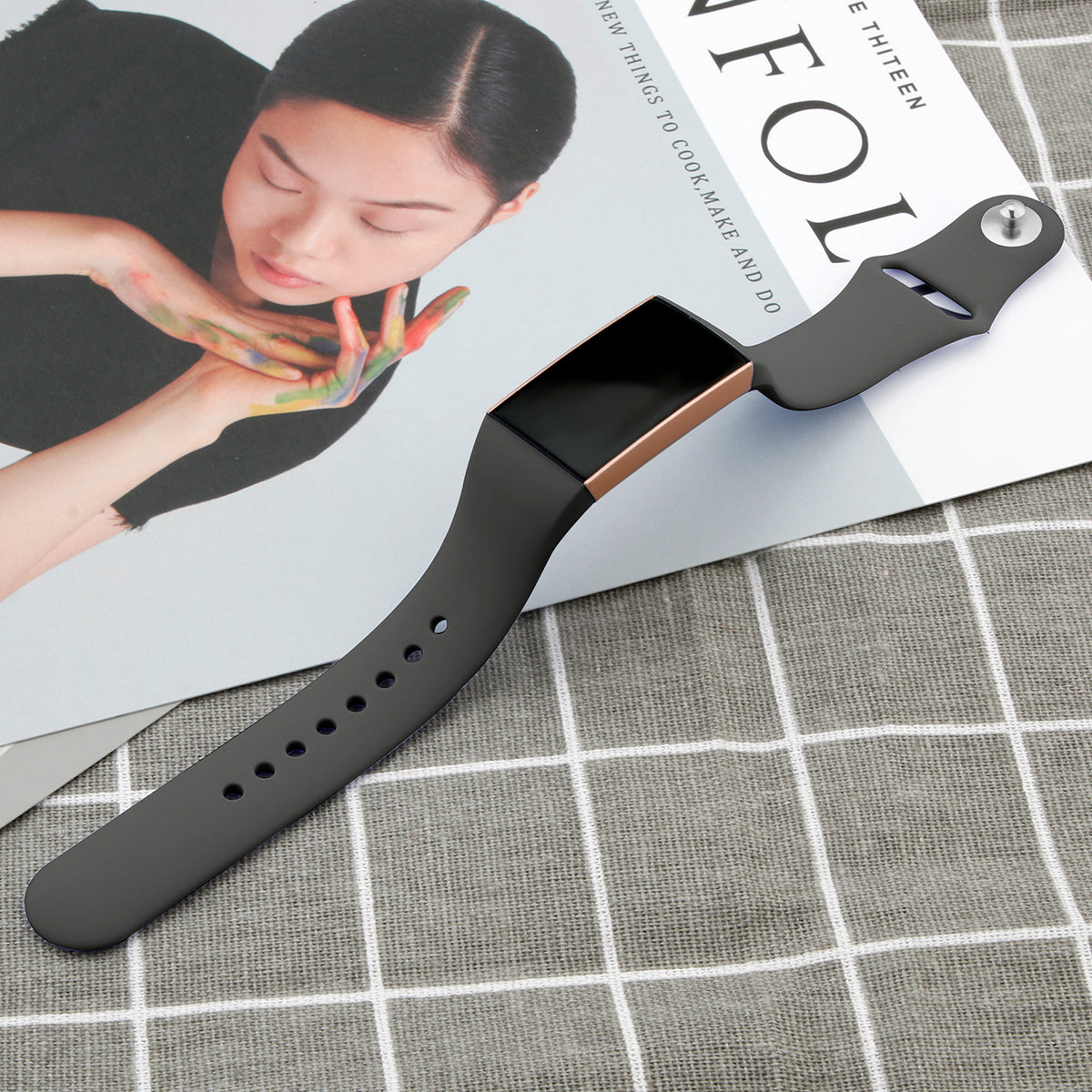 For Fitbit Charge 3 / 4 Replacement Strap Solid Color Silicone Watch Bracelet - L / Black