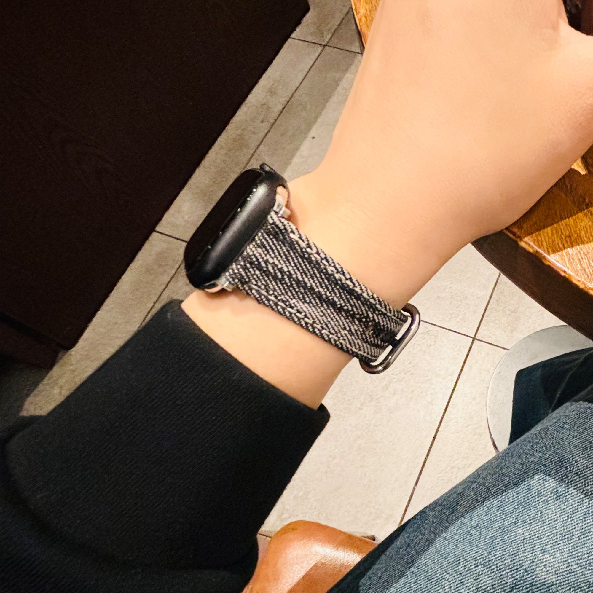 For Apple Watch Ultra 2 Ultra 49mm / Series 9 8 7 45mm / 6 5 4 SE (2022) SE (2023) SE 44mm / 3 2 1 42mm Genuine Cow Leather Watch Strap - Denim Black
