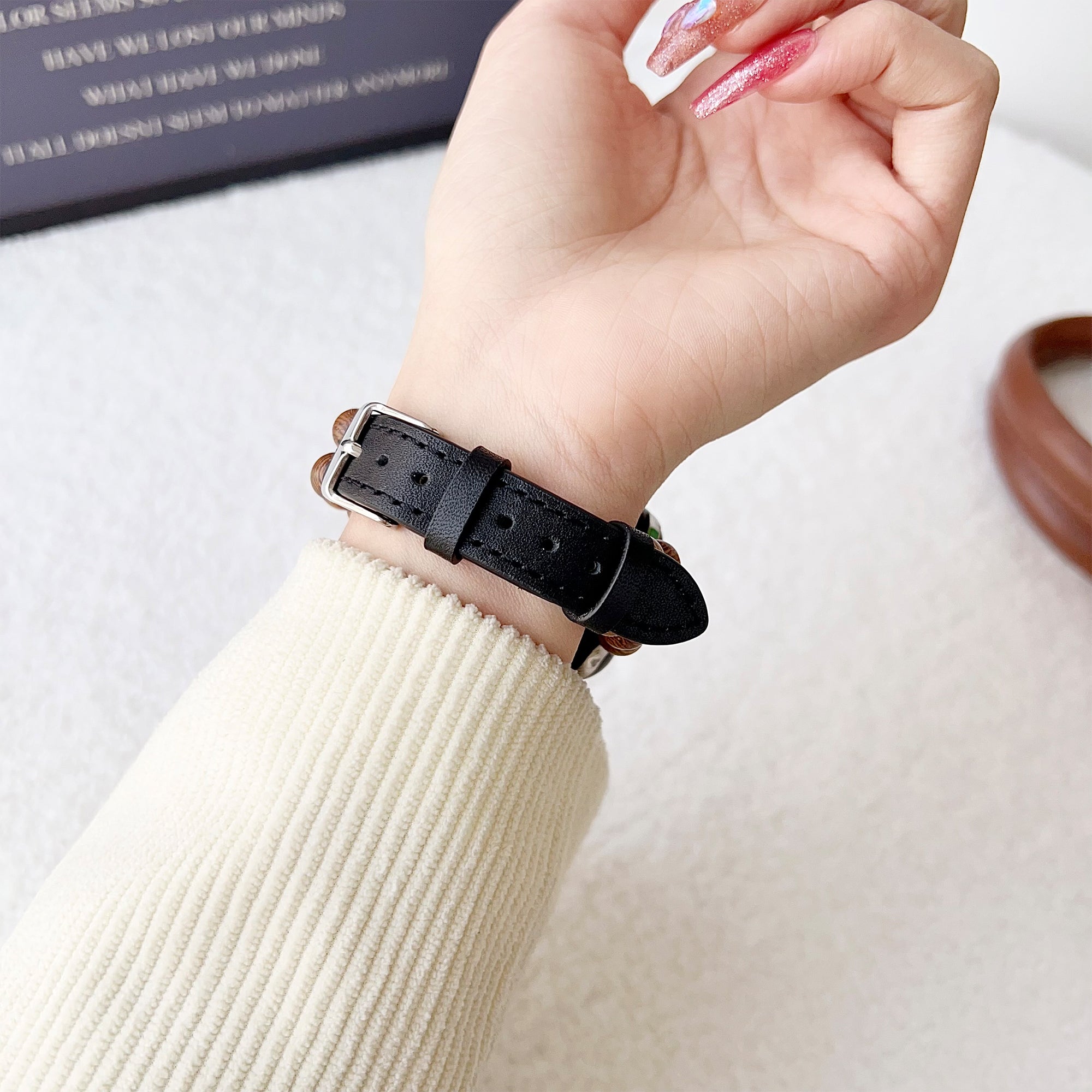 For Apple Watch Series 9 8 7 41mm  /  6 5 4 SE (2022) SE (2023) SE 40mm  /  3 2 1 38mm Watch Bracelet with Wooden Beads - Black