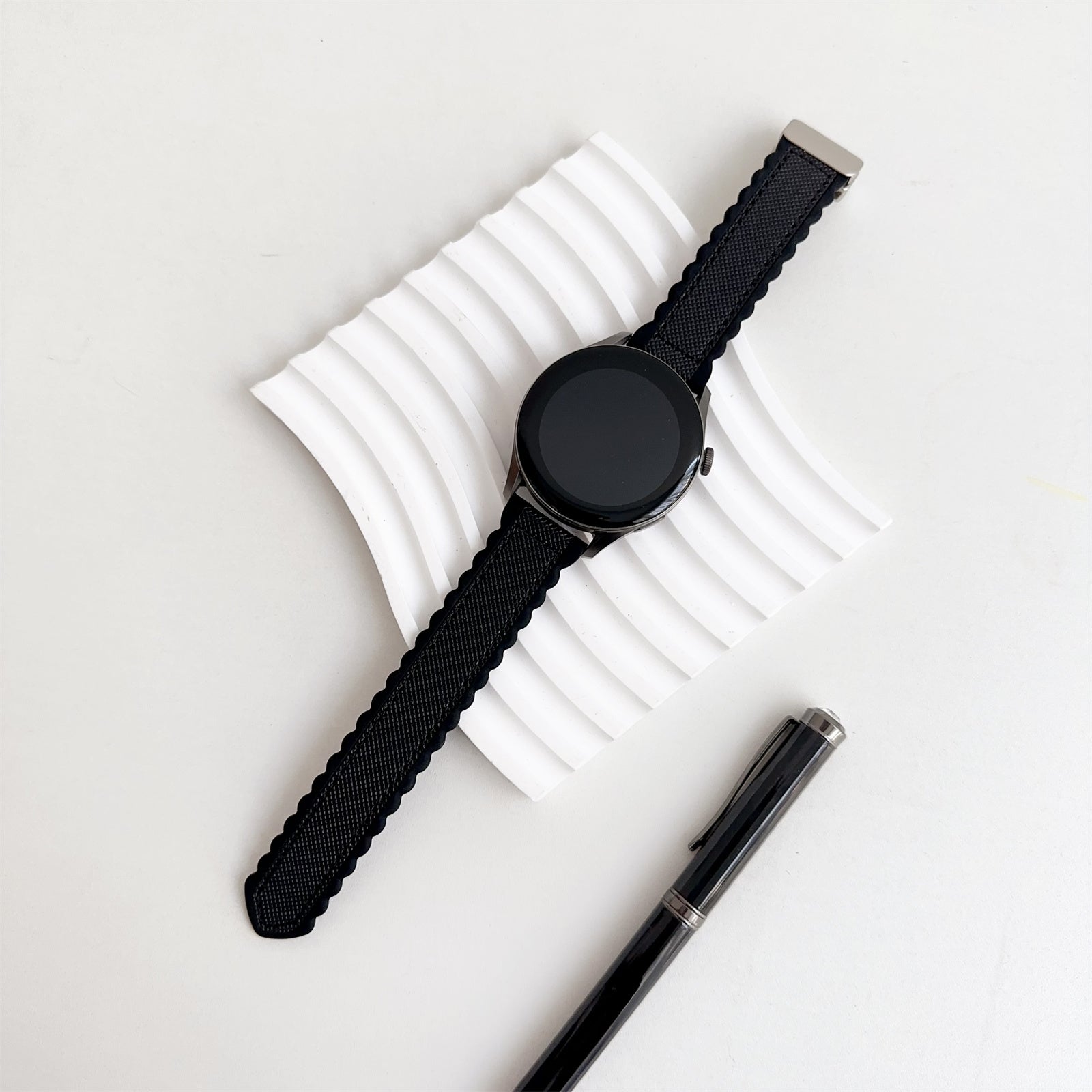 For Samsung Galaxy Watch6 Classic 47mm / 43mm Watch Strap 20mm Leather+Silicone Magnetic Watch Band - Black