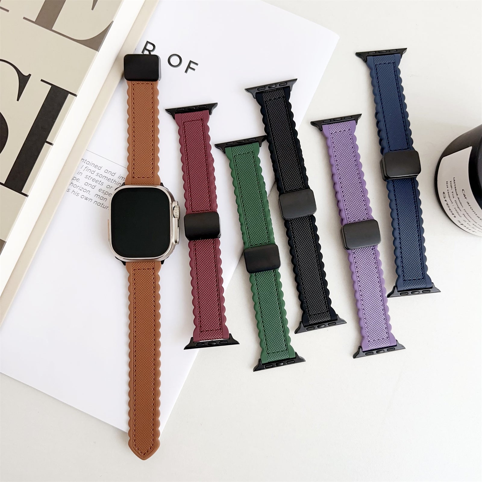 For Apple Watch Series 9 8 7 41mm / 6 5 4 SE (2022) SE (2023) SE 40mm / 3 2 1 38mm Magnetic Watchband Leather+Silicone Strap - Green
