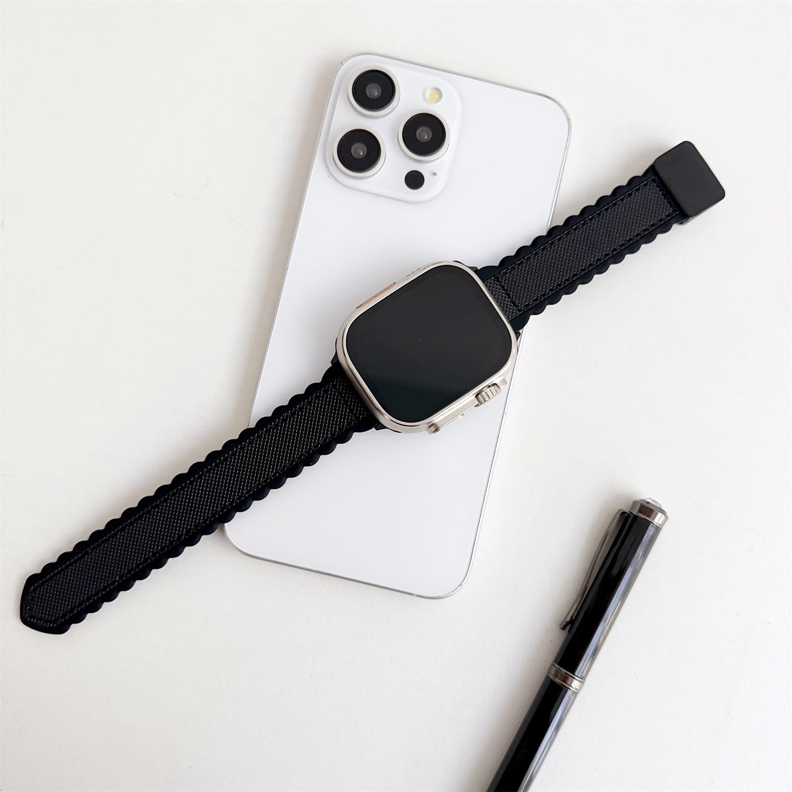 For Apple Watch Series 9 8 7 41mm / 6 5 4 SE (2022) SE (2023) SE 40mm / 3 2 1 38mm Magnetic Watchband Leather+Silicone Strap - Green