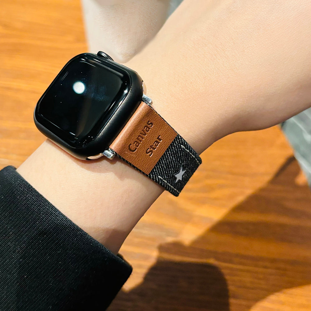For Apple Watch Ultra 2 Ultra 49mm  /  Series 9 8 7 45mm  /  SE (2023) SE (2022) SE 6 5 4 44mm  /  3 2 1 42mm Watch Strap Denim Band - Black+Silver Buckle
