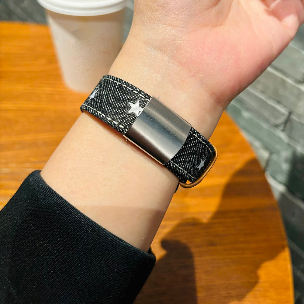 For Apple Watch Ultra 2 Ultra 49mm  /  Series 9 8 7 45mm  /  SE (2023) SE (2022) SE 6 5 4 44mm  /  3 2 1 42mm Watch Strap Denim Band - Black+Silver Buckle