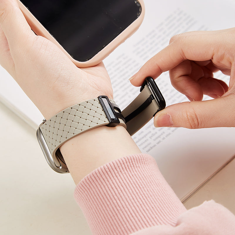 For Apple Watch Ultra 2 Ultra 49mm  /  Series 9 8 7 45mm  /  6 5 4 SE (2022) SE (2023) SE 44mm  /  3 2 1 42mm Silicone Wrist Strap - Black