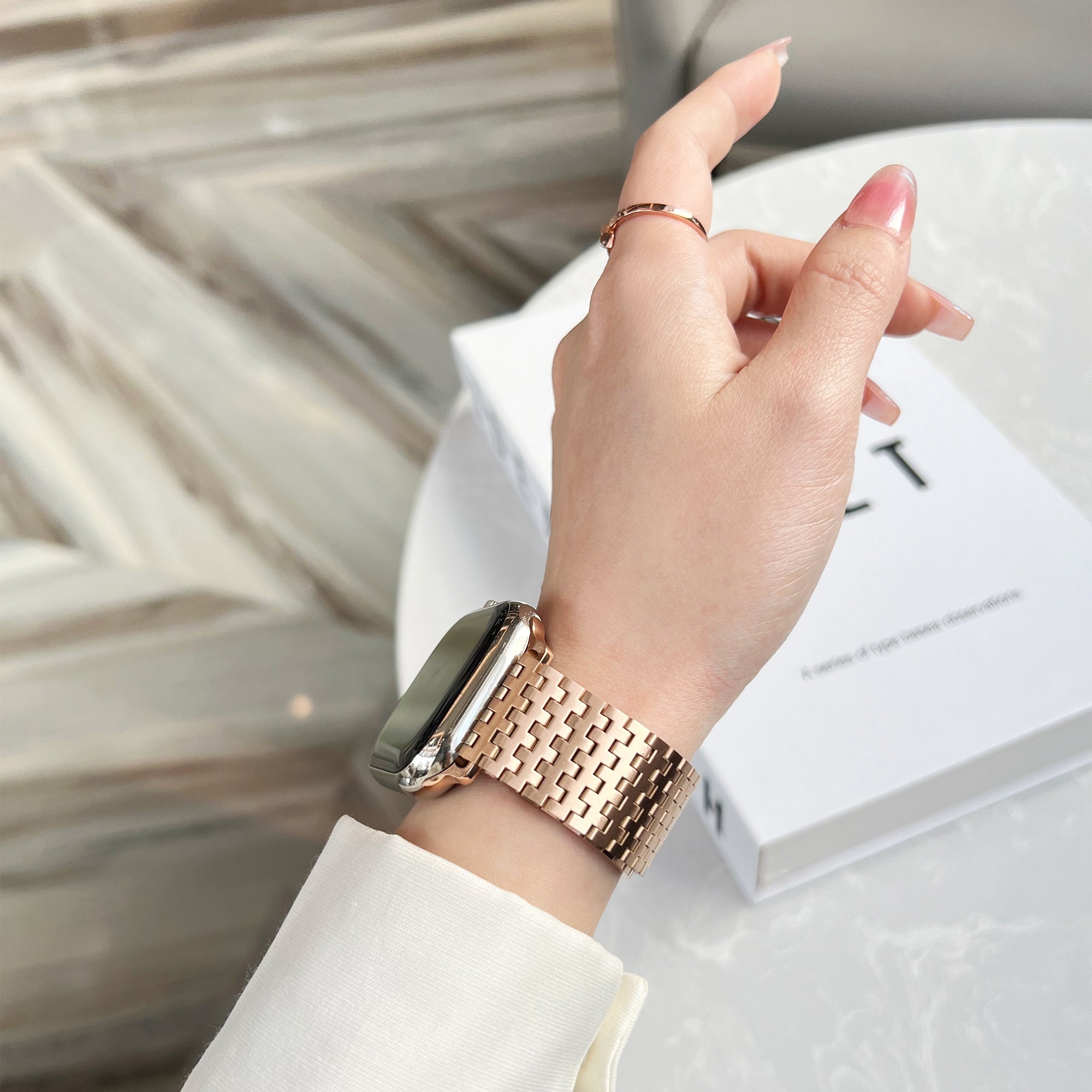 For Apple Watch Series 9 8 7 41mm / 6 5 4 SE (2022) SE (2023) SE 40mm / 3 2 1 38mm Magnetic Watch Strap 9-Bead Stainless Steel Band - Rose Gold