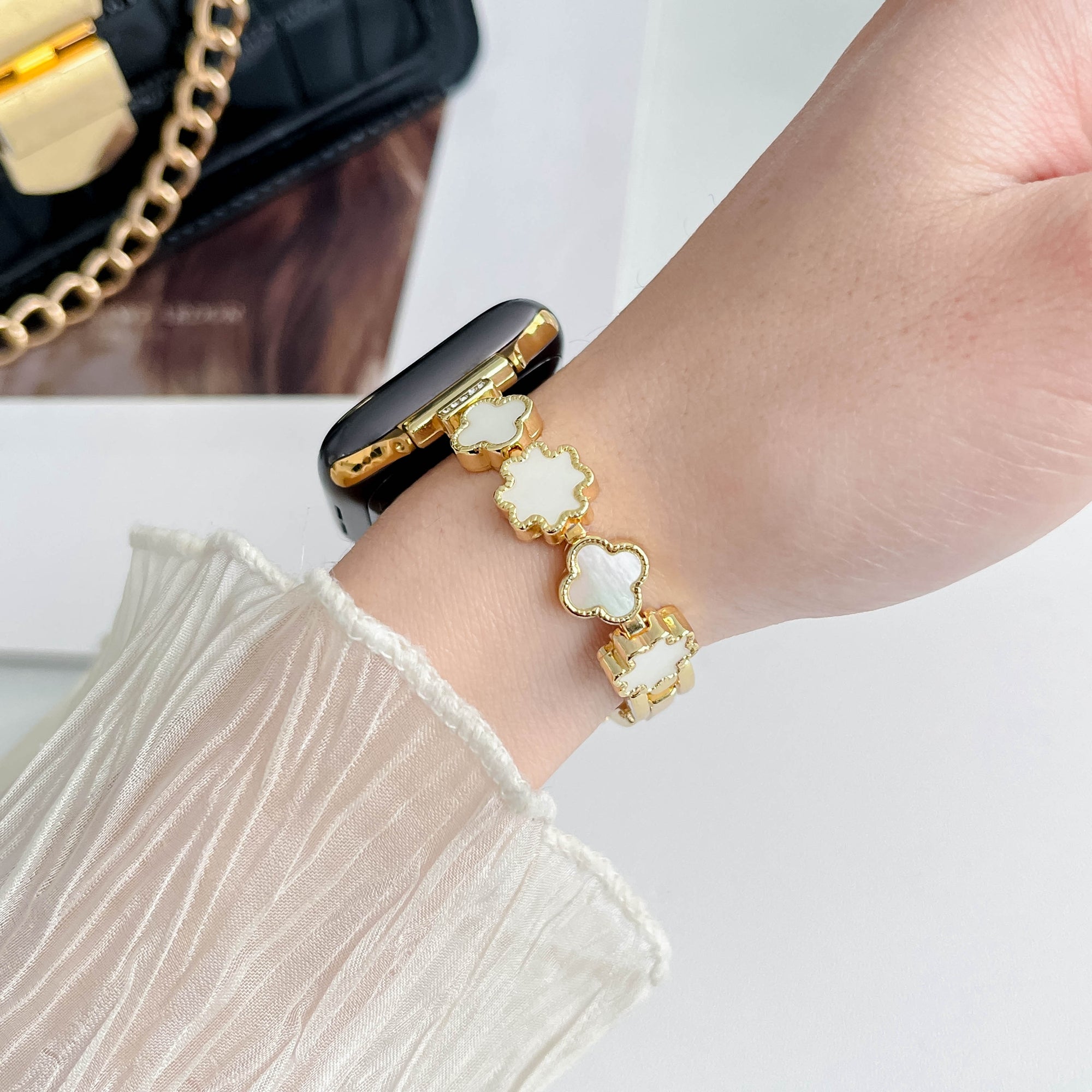For Apple Watch Ultra 2 Ultra 49mm / 9 8 7 45mm / 6 5 4 SE (2023) SE (2022) SE 44mm / 3 2 1 42mm Zinc Alloy Bracelet Strap - Gold+White