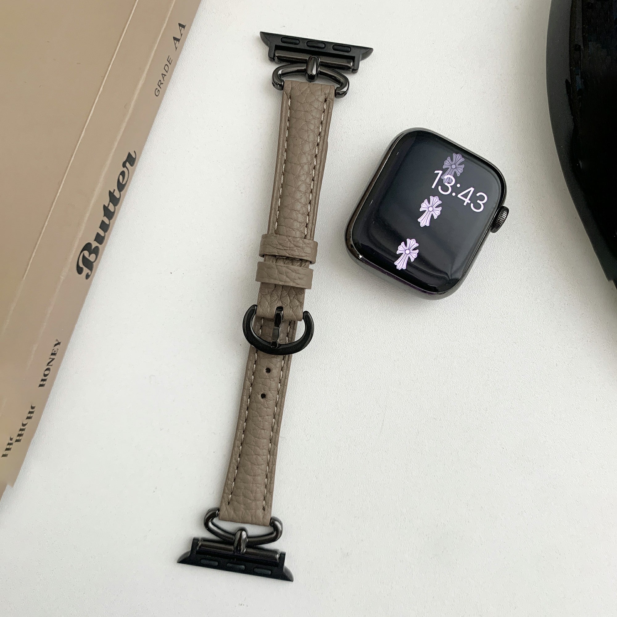 For Apple Watch Ultra 2 Ultra 49mm / 9 8 7 45mm / 6 5 4 SE (2023) SE (2022) SE 44mm / 3 2 1 42mm Slim Genuine Cow Leather Watch Band - Coffee / Black Buckle