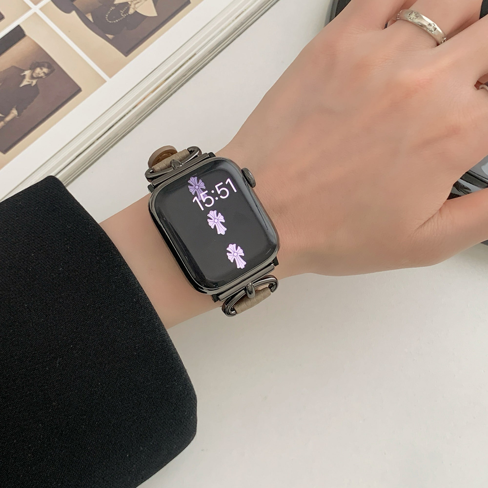 For Apple Watch Ultra 2 Ultra 49mm / 9 8 7 45mm / 6 5 4 SE (2023) SE (2022) SE 44mm / 3 2 1 42mm Slim Genuine Cow Leather Watch Band - Coffee / Black Buckle