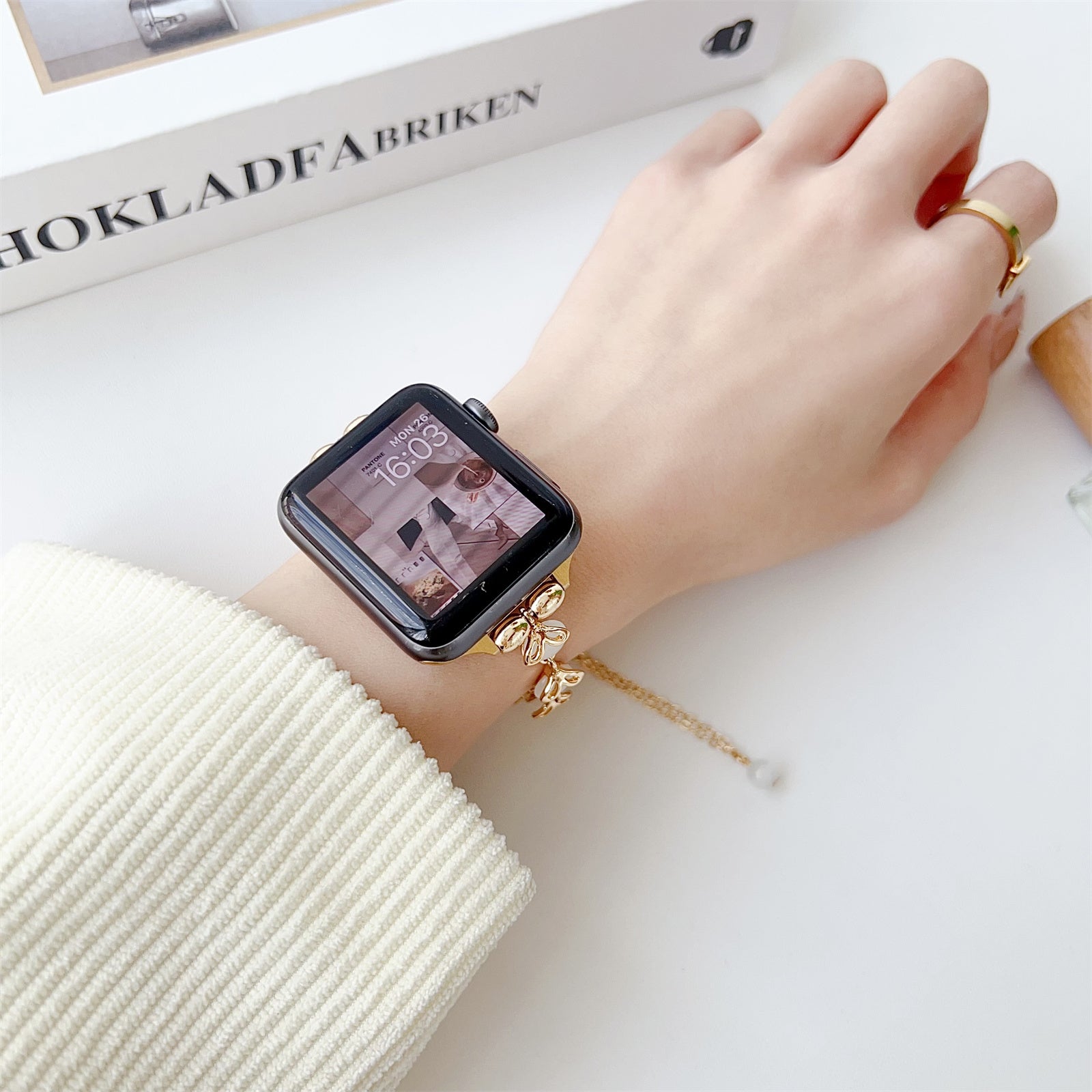For Apple Watch Ultra 2 Ultra 49mm / Series 9 8 7 45mm / 6 5 4 SE (2022) SE (2023) SE 44mm / 3 2 1 42mm Watch Band Chatoyant Bracelet - Yellow