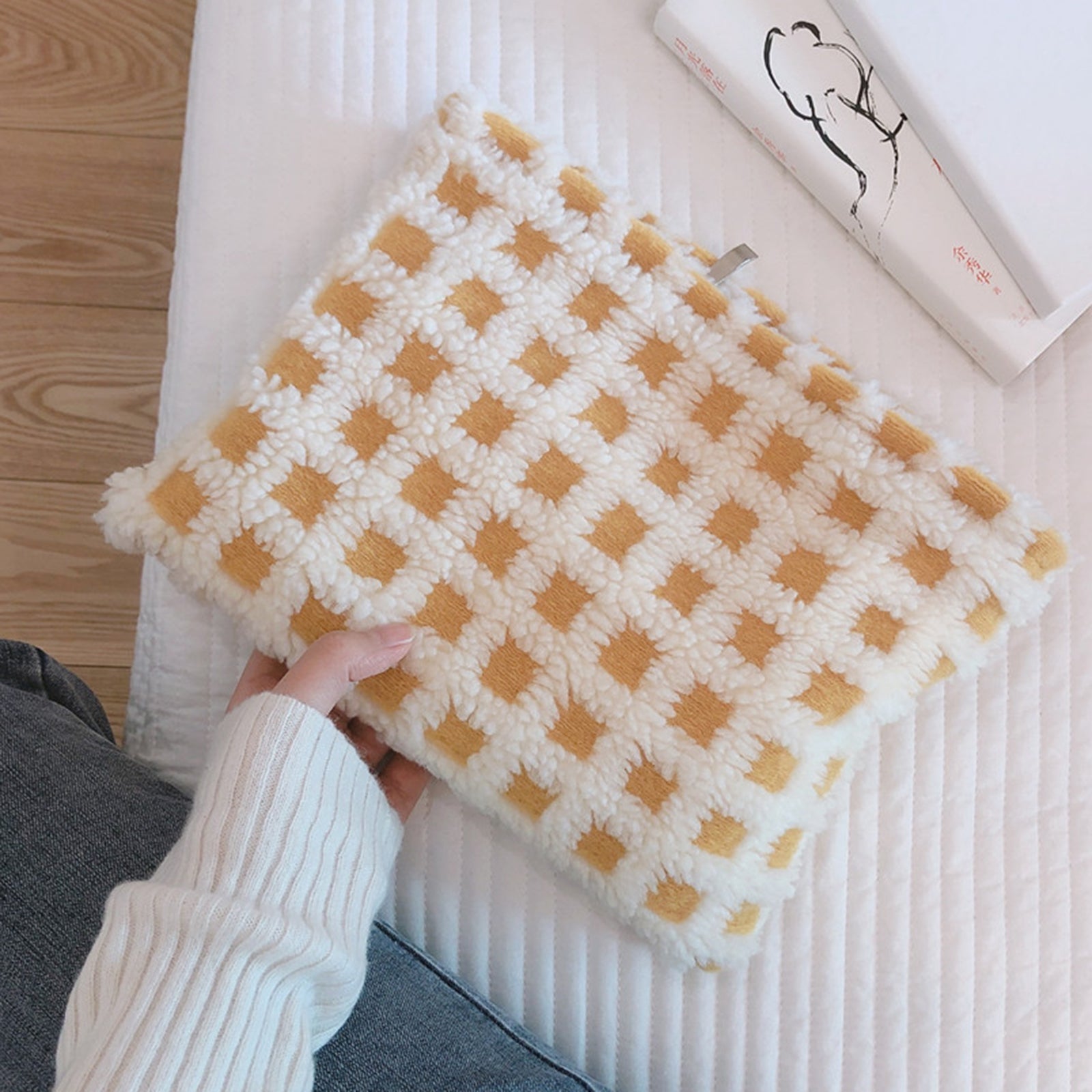 124 Soft Plush Fabric Toiletries Storage Pouch Women Teen Girls Makeup Organizer Cosmetic Travel Bag