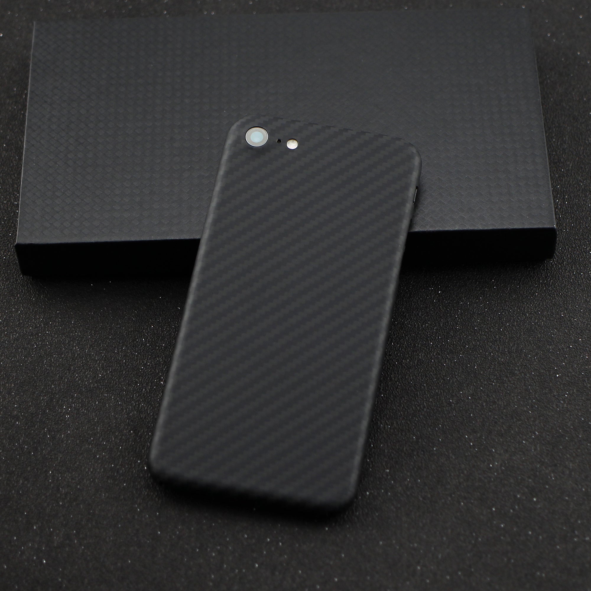 For iPhone 7/8/SE (2020)/SE (2022) Carbon Fiber Texture Aramid Fiber Back Case Fall Proof Protective Cover - Matte Black