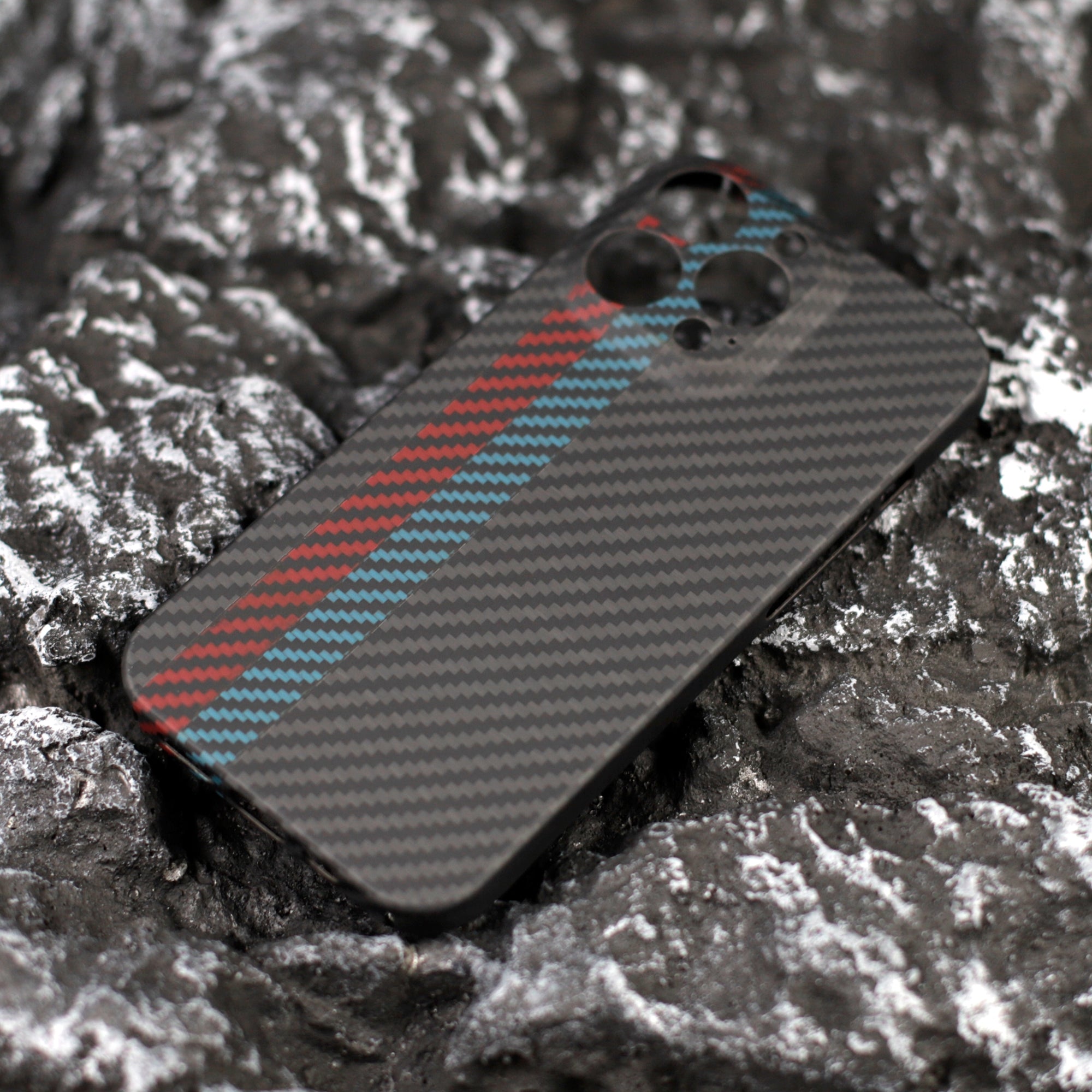 For iPhone 13 Pro Max 6.7 inch Color Splicing Mobile Phone Protective Cover Precise Cutout Carbon Fiber Texture Aramid Fiber Back Case - Black/Blue/Red