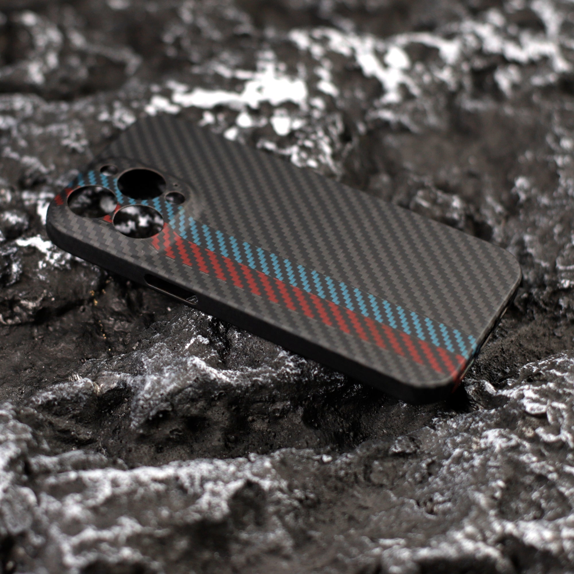 For iPhone 13 Pro Max 6.7 inch Color Splicing Mobile Phone Protective Cover Precise Cutout Carbon Fiber Texture Aramid Fiber Back Case - Black/Blue/Red