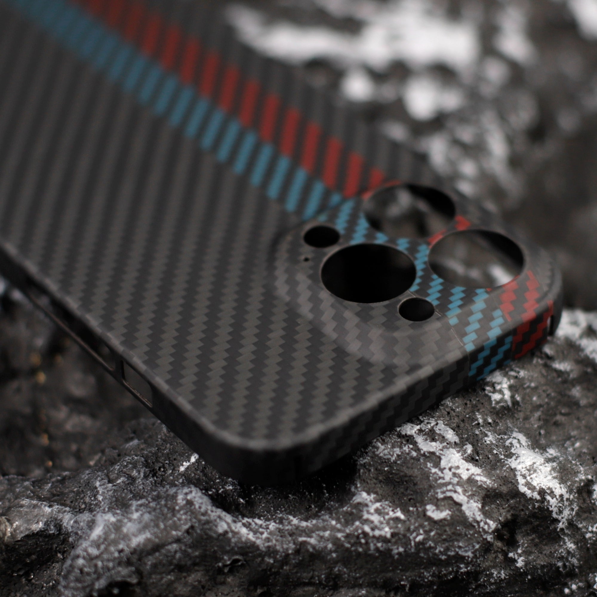 For iPhone 13 Pro Max 6.7 inch Color Splicing Mobile Phone Protective Cover Precise Cutout Carbon Fiber Texture Aramid Fiber Back Case - Black/Blue/Red