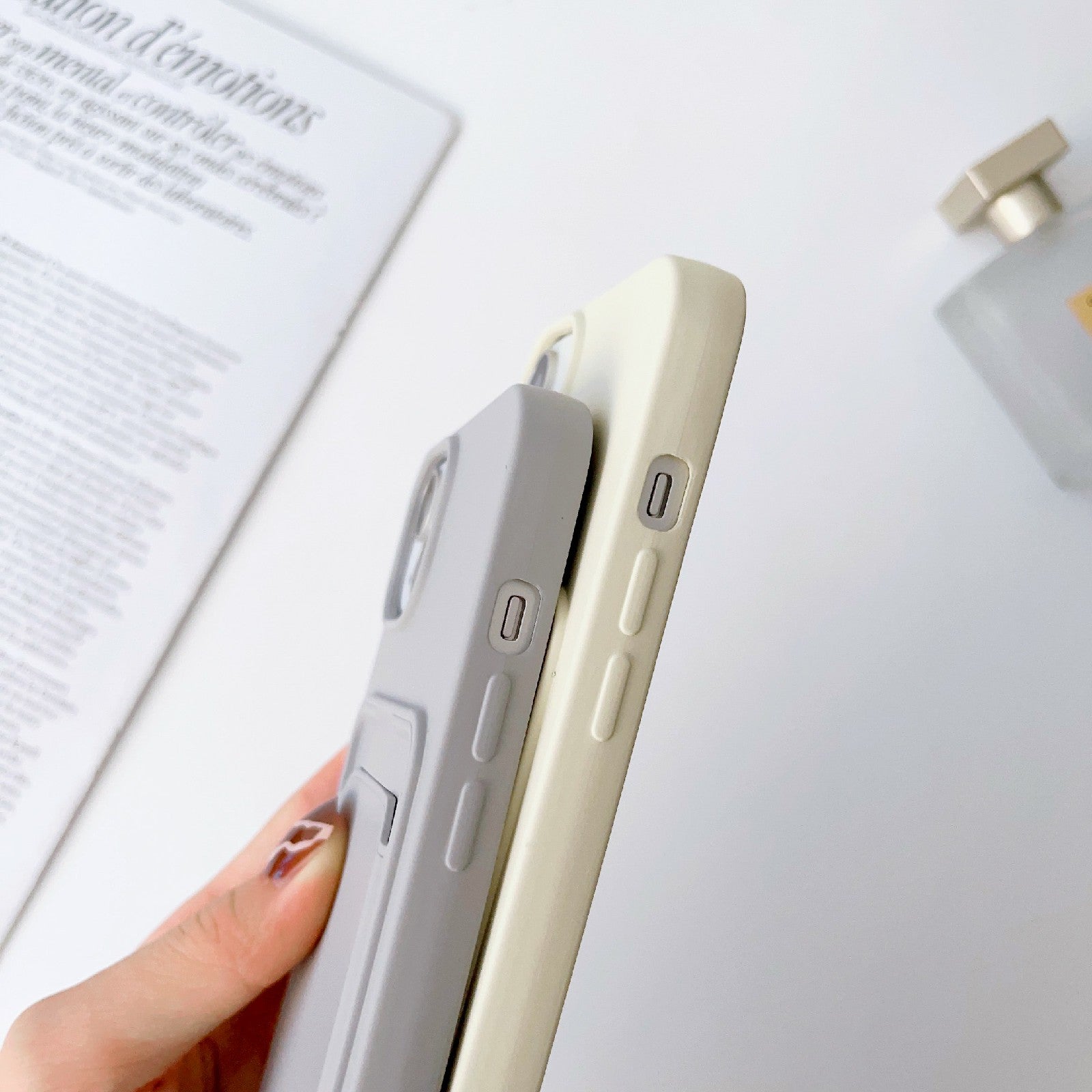 Pro iPhone 14 Plus Slot na kartu Pouzdro na telefon Tekutý silikonový ochranný kryt proti poškrábání s poutkem na zavěšení